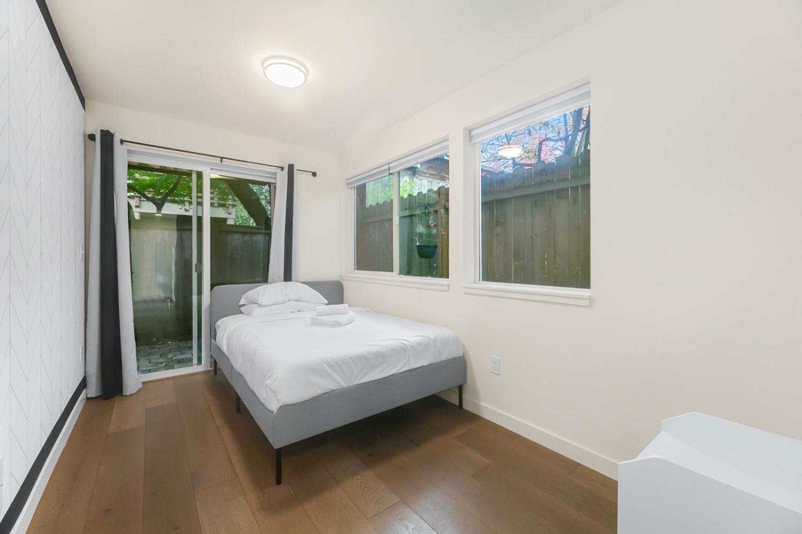 Holiday home Elegant Luxurious Townhouse In *
