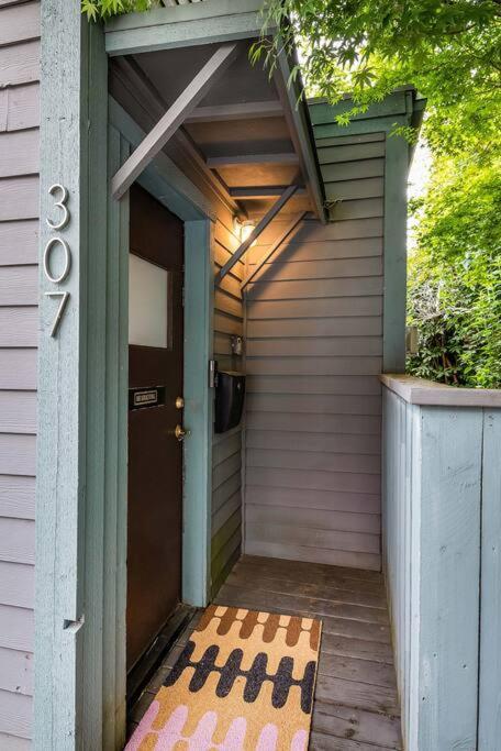 Cozy Capitol Hill Seattle