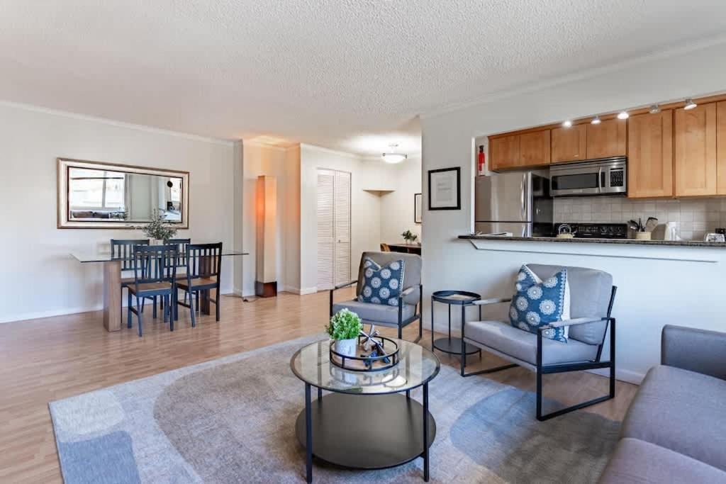 Holiday home Vibrant Downtown, King Bed, Work Desk & Kitchen Seattle
