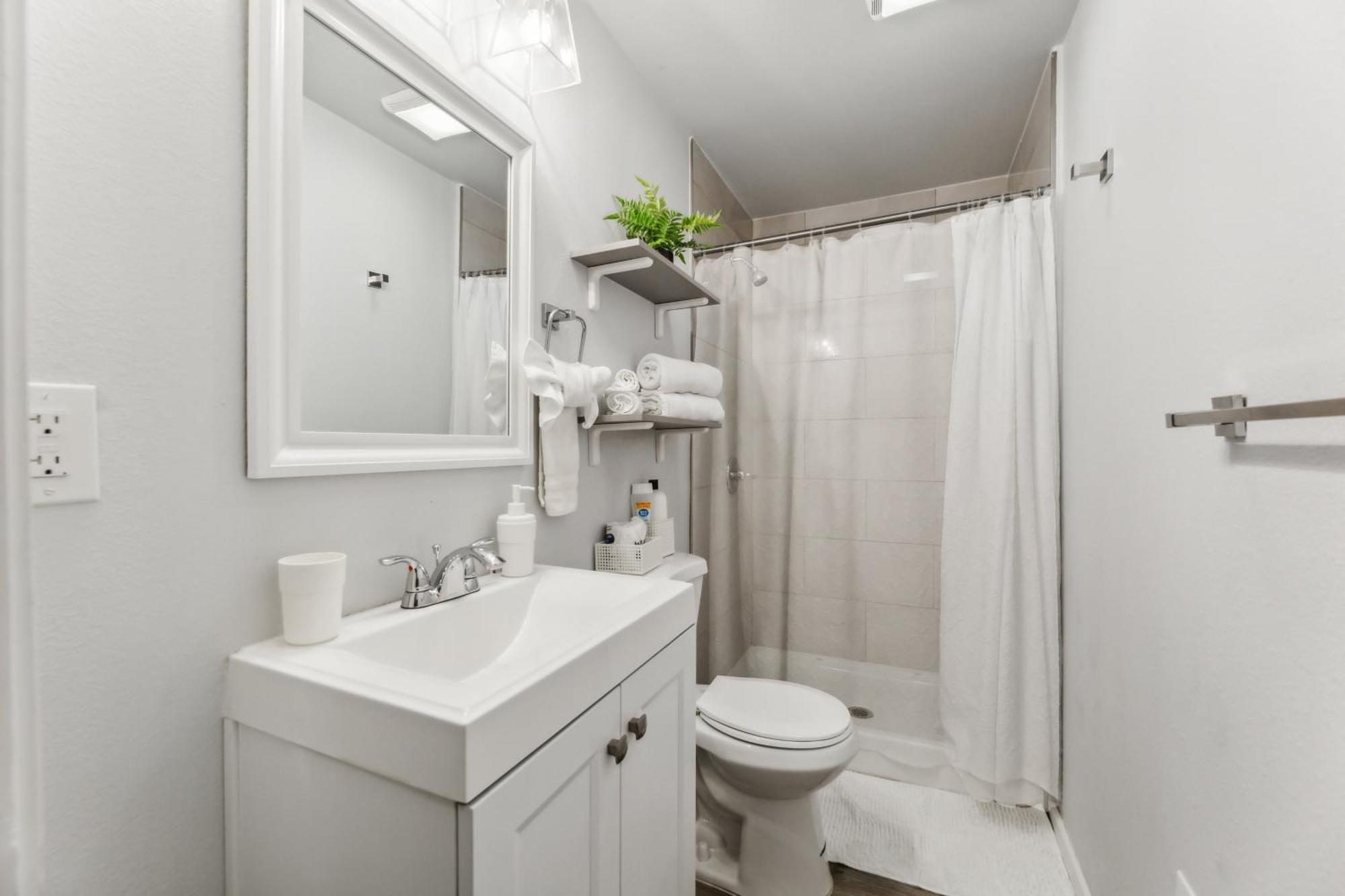 Rainier Walk To Metro Duplex Holiday home *