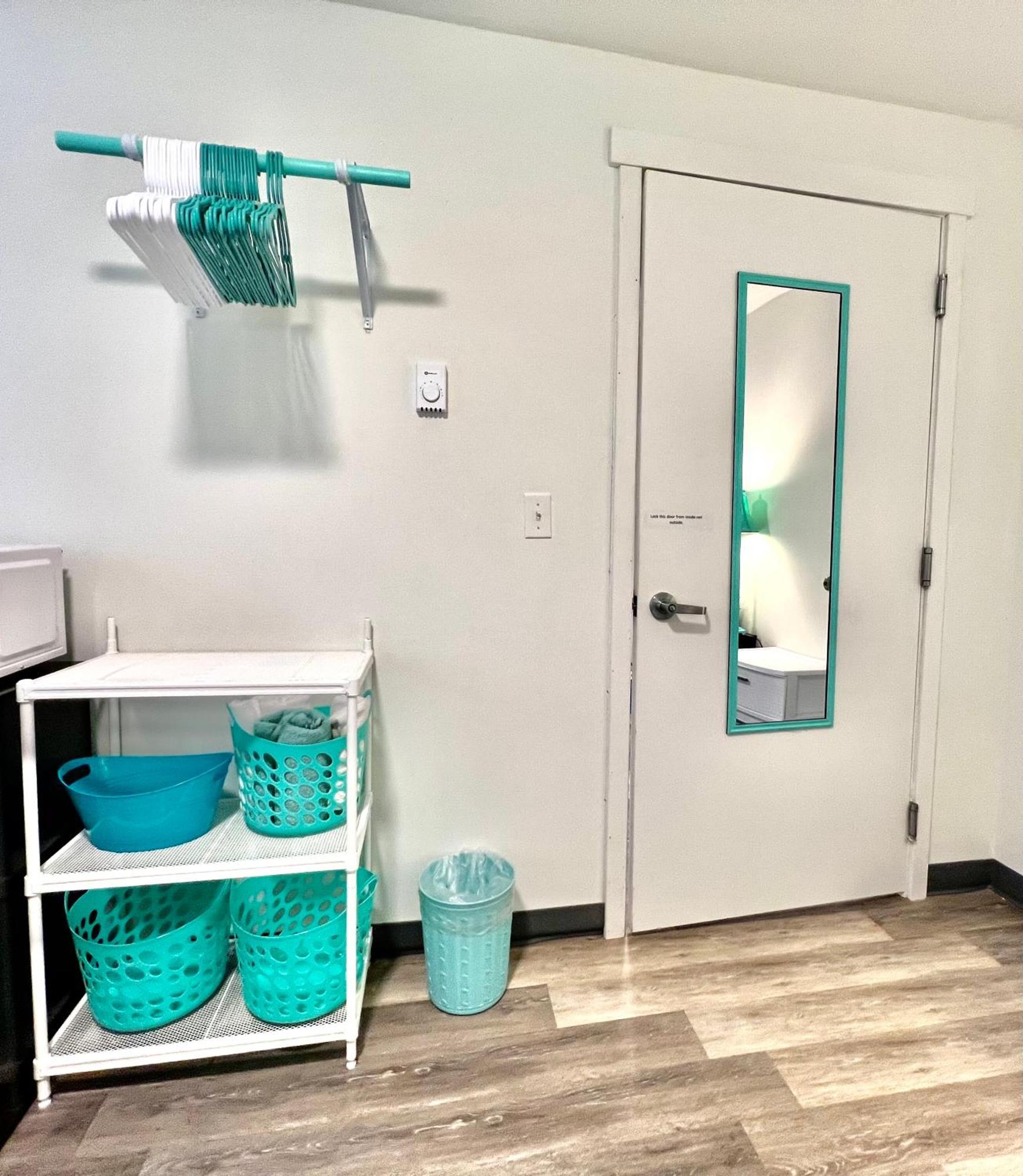 Private With Shared Bathroom With Another Unit, 10 Minutes Walk To Of Washington Apartment *