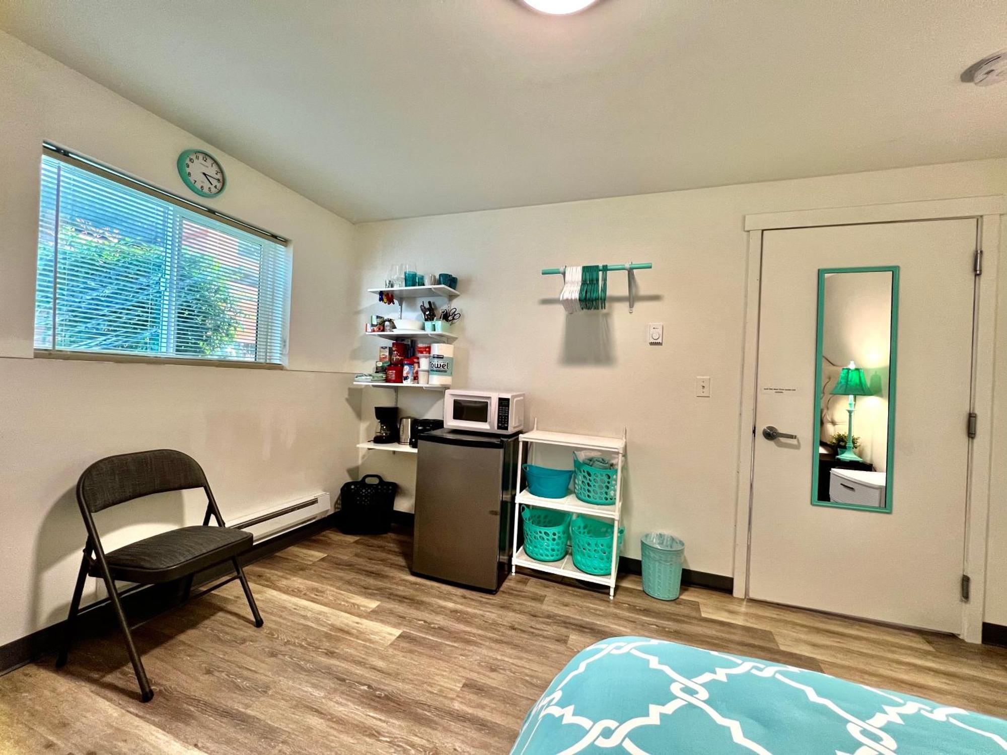Apartment Private With Shared Bathroom With Another Unit, 10 Minutes Walk To Of Washington