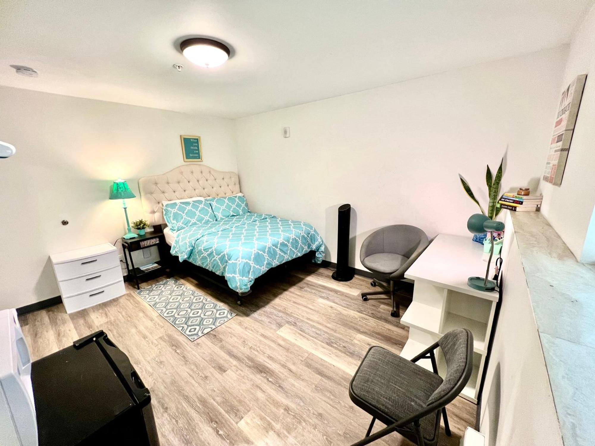 Private With Shared Bathroom With Another Unit, 10 Minutes Walk To Of Washington Apartment *