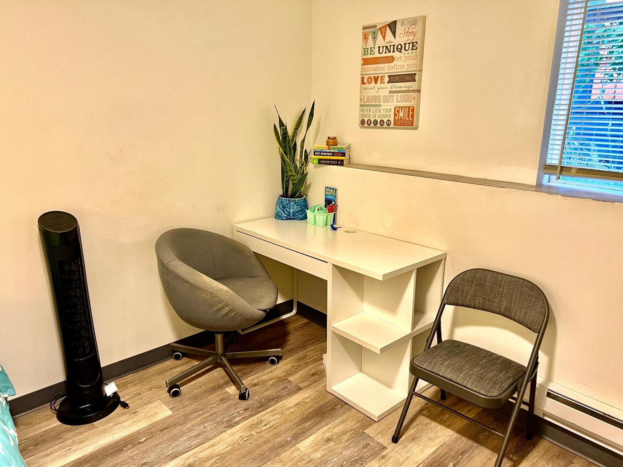 Private With Shared Bathroom With Another Unit, 10 Minutes Walk To Of Washington Apartment