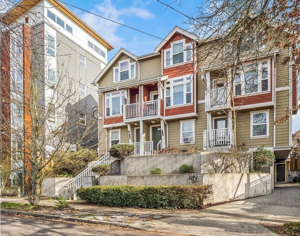 Holiday home Cheerful Capitol Hill Ac And 98 Walk Score
