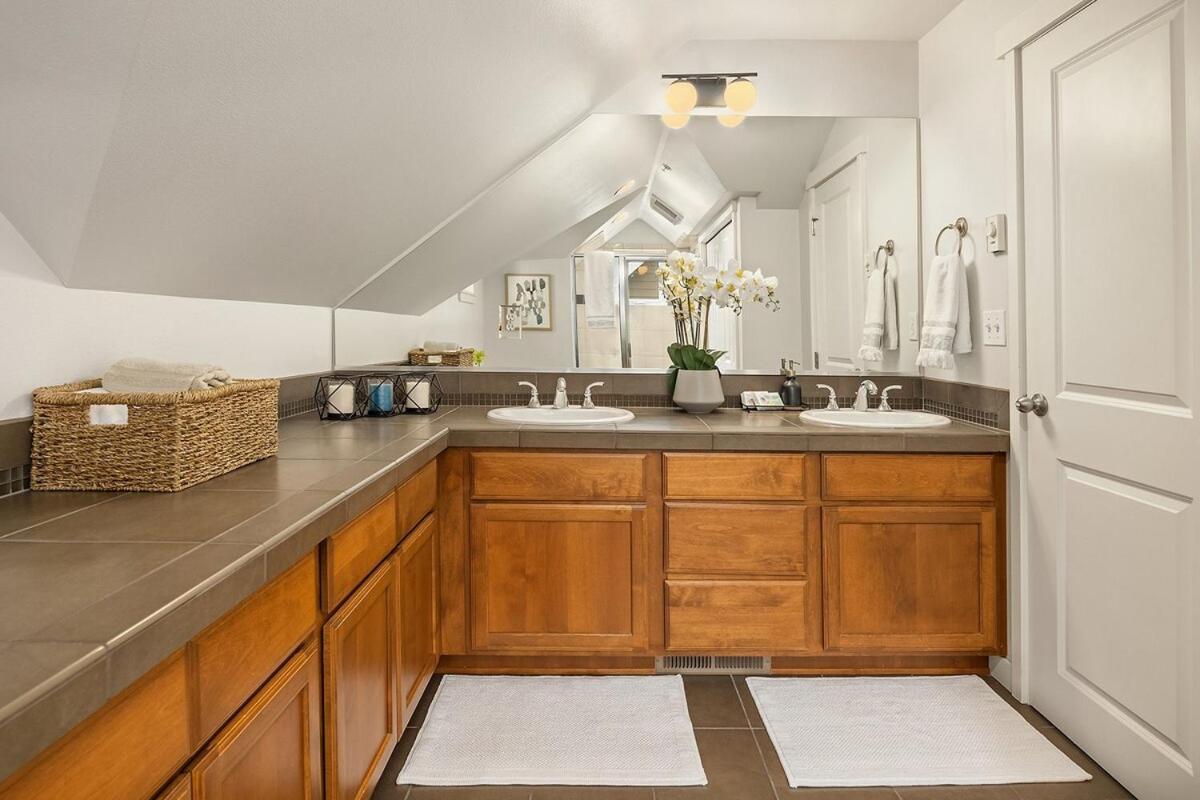 Holiday home Cheerful Capitol Hill Ac And 98 Walk Score Seattle