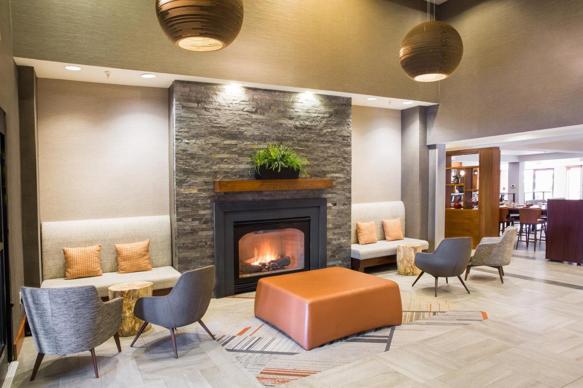 Four Points By Sheraton Downtown Center 3*