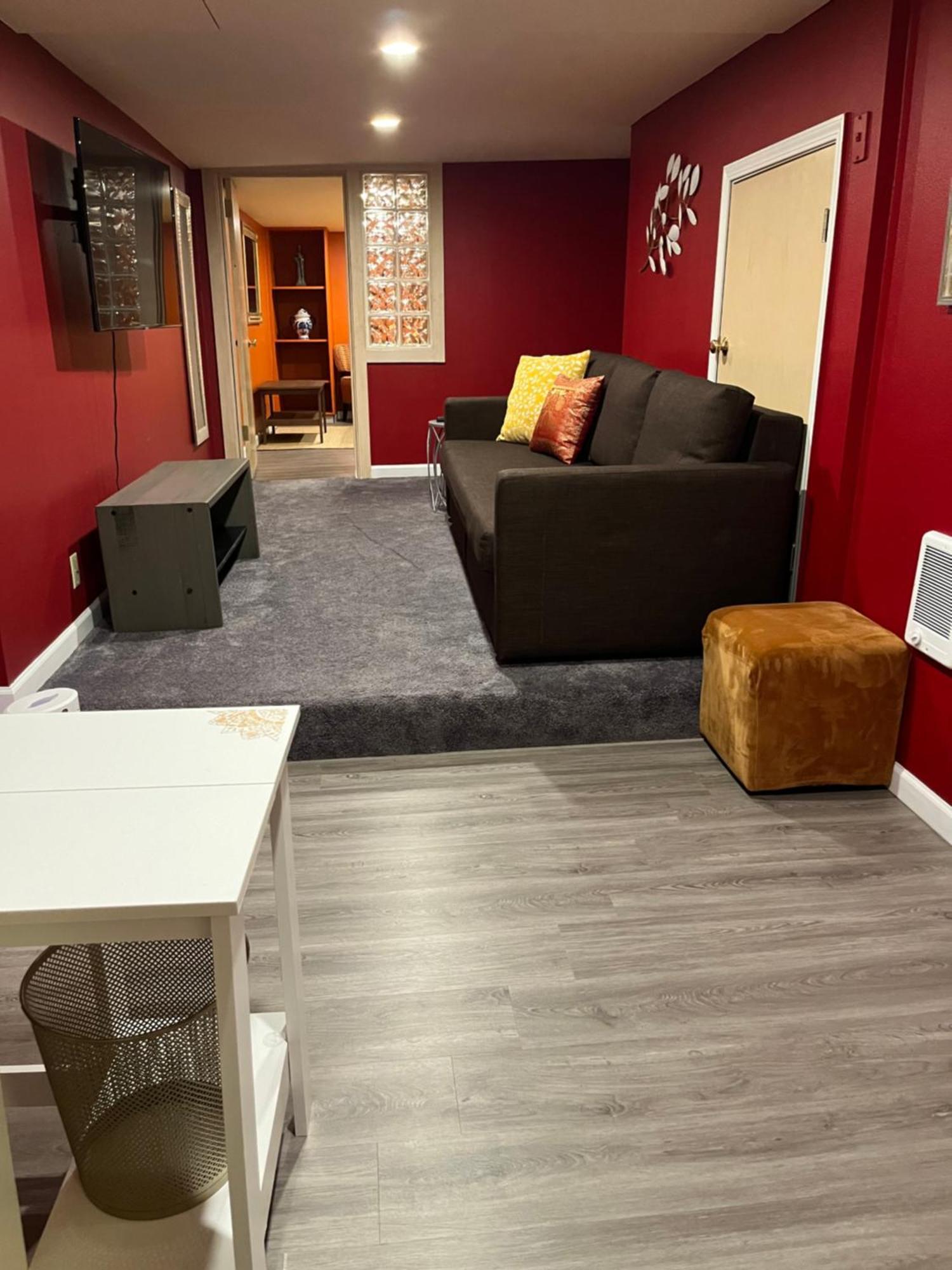 Apartment A Gem In The Emerald City: For Business And Travel