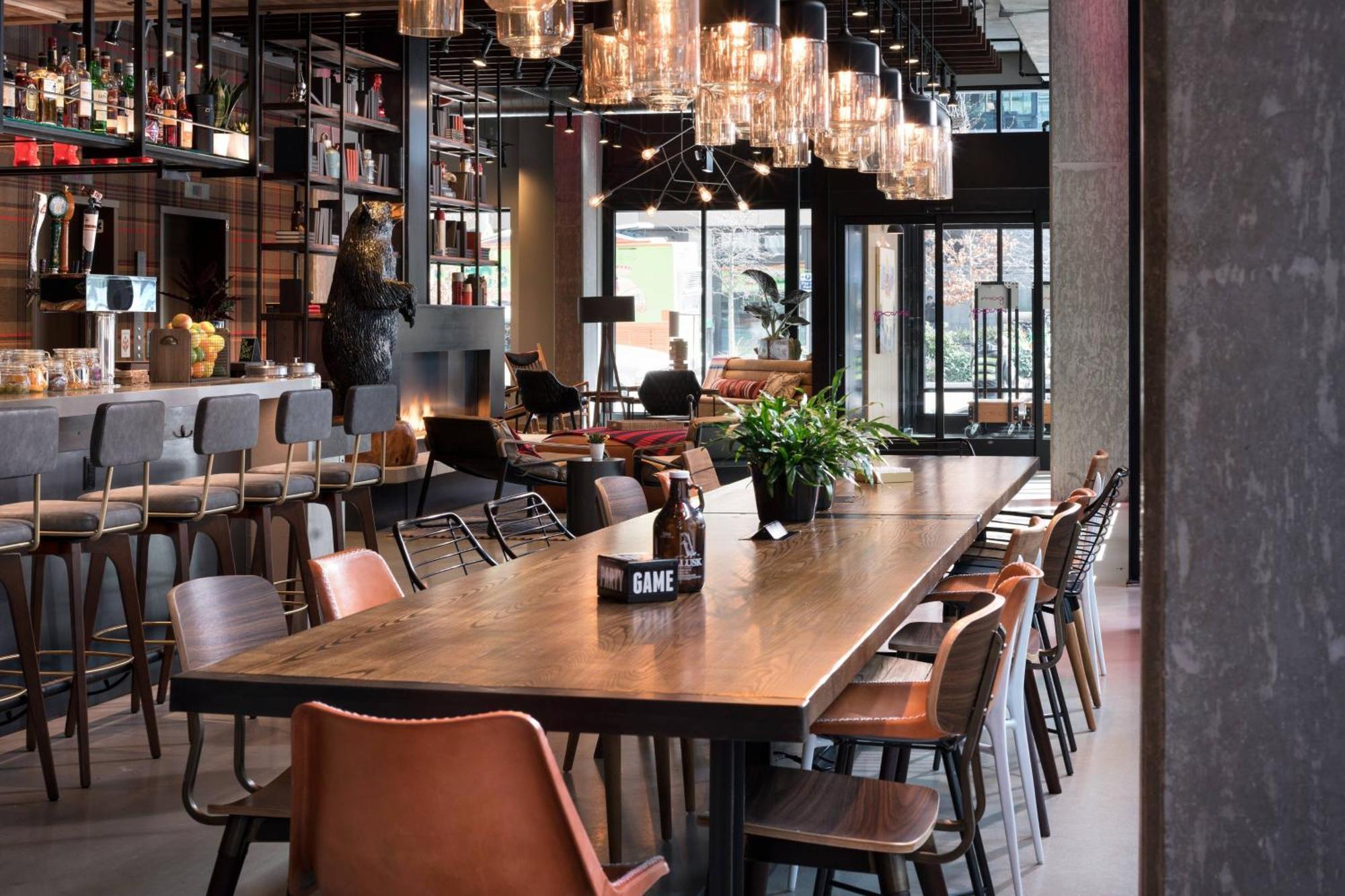 Moxy Downtown