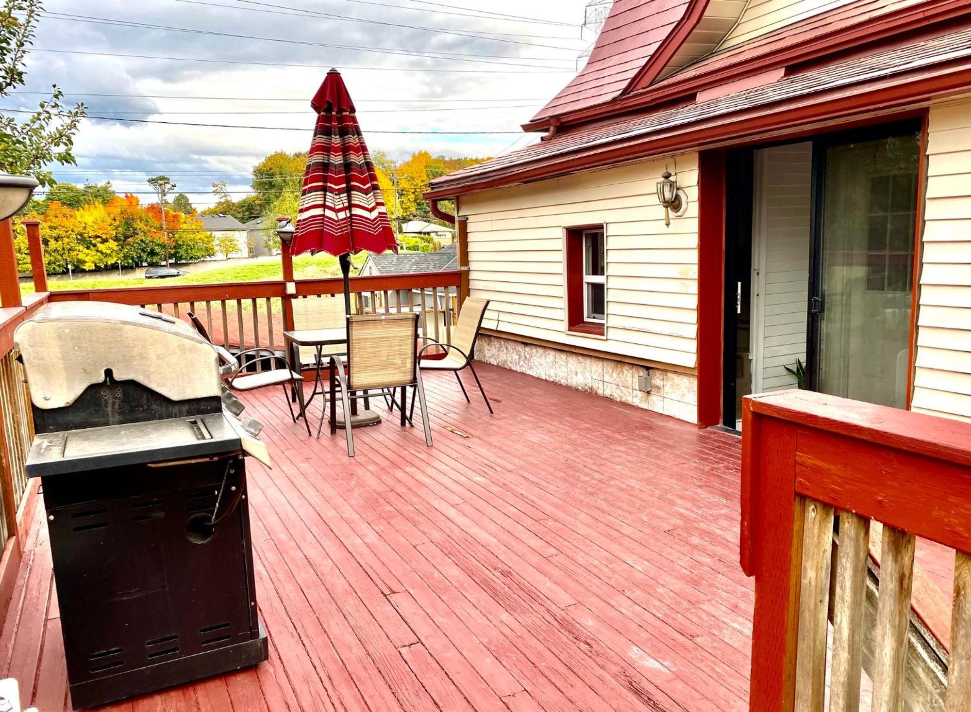 Tiny Private On The 1st Floor With Shared Bathroom 9 Minutes To Seatac Airport * Seattle