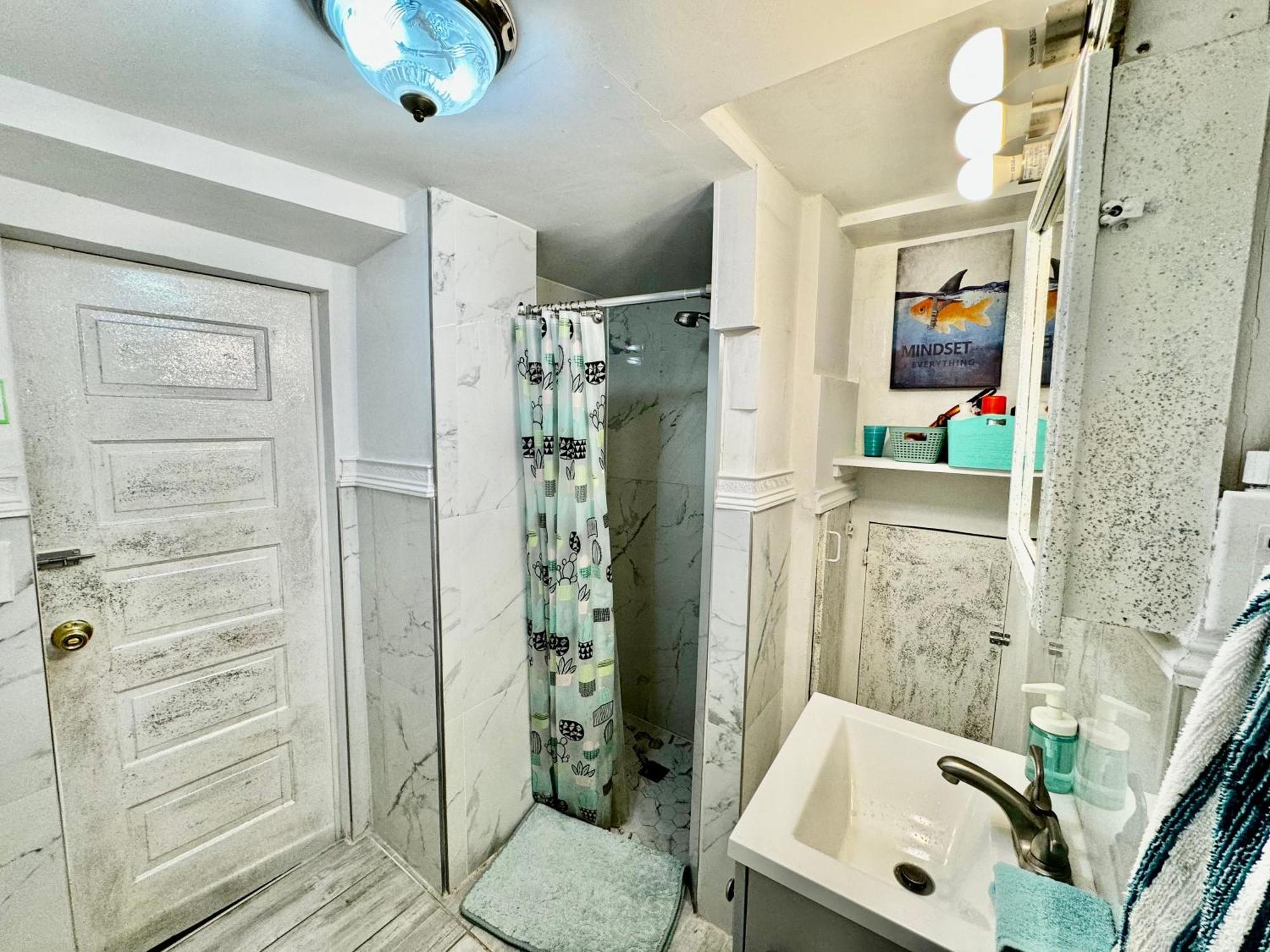 Homestay Tiny Private On The 1st Floor With Shared Bathroom 9 Minutes To Seatac Airport *