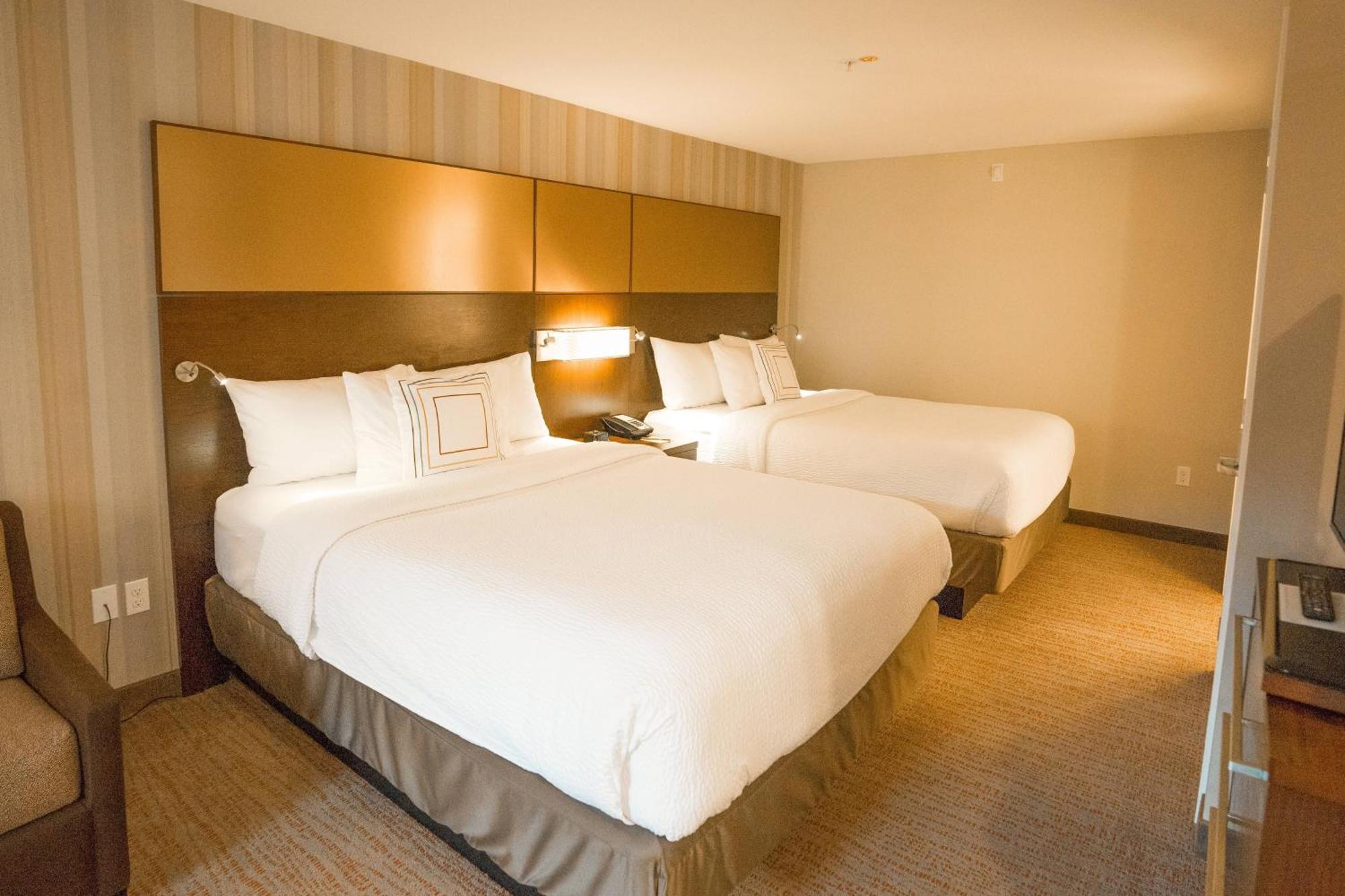 By Marriott District Hotel