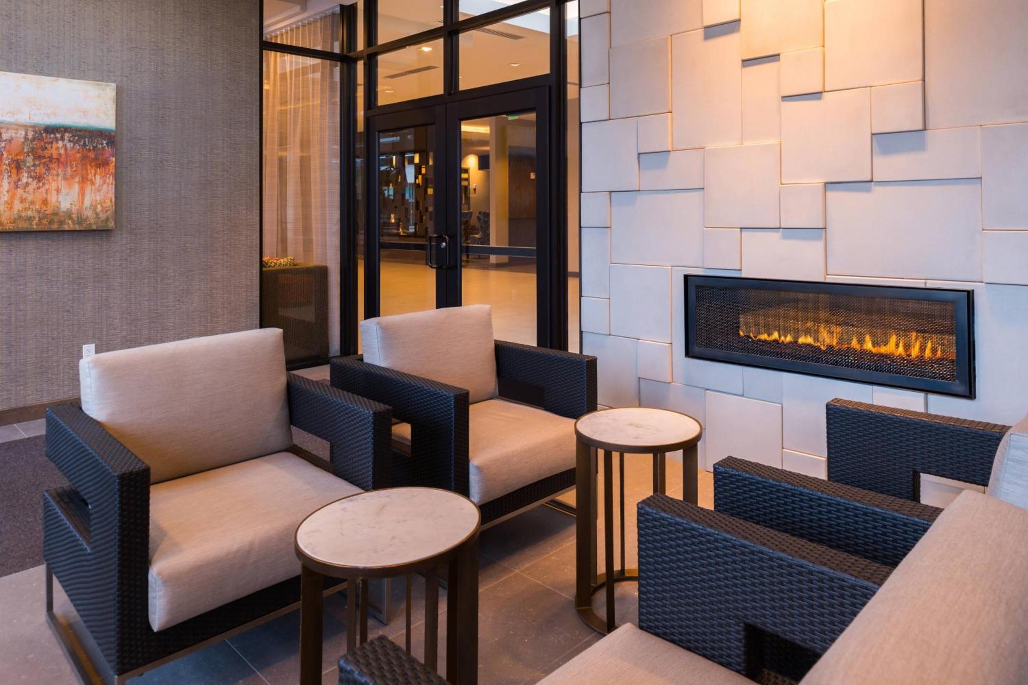 By Marriott District 3*
