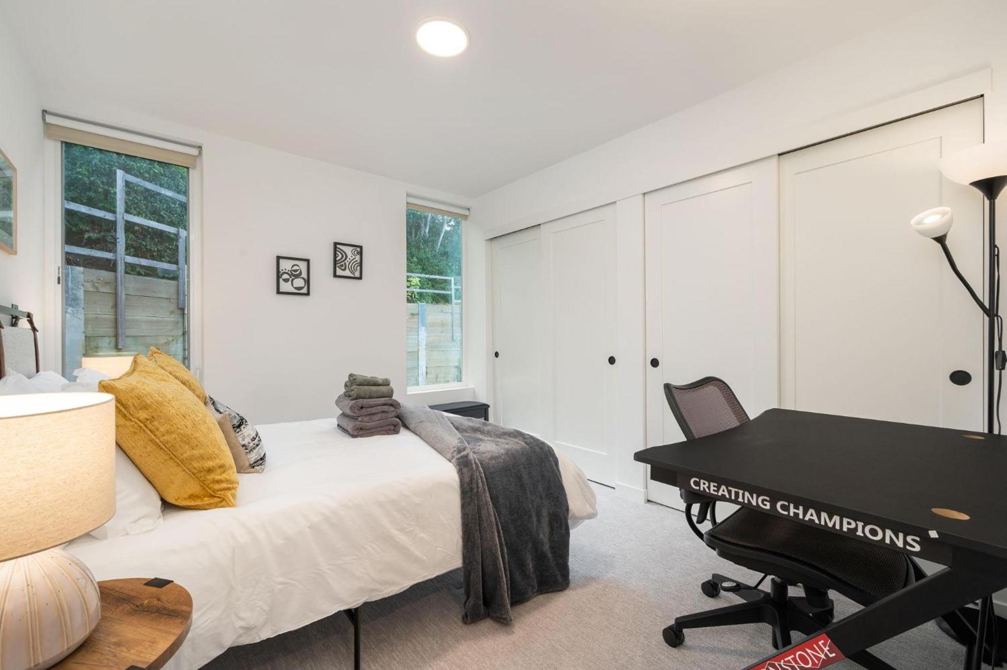 Point Haven By Betterstay Holiday home *