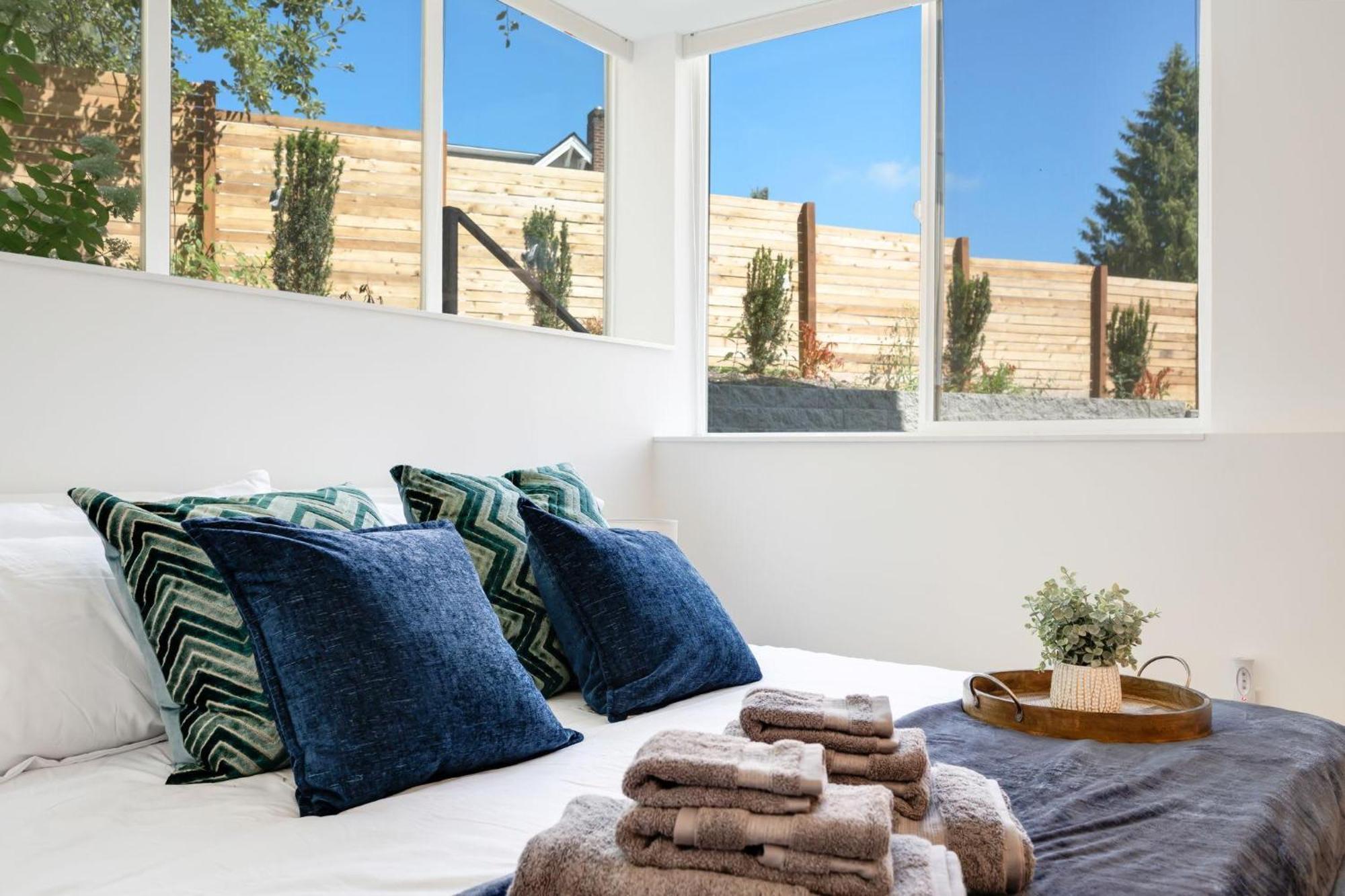View Ridge Guest By Betterstay *