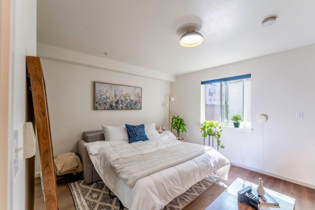 Apartment Rooftop W Space Needle View - Free Garage Parking