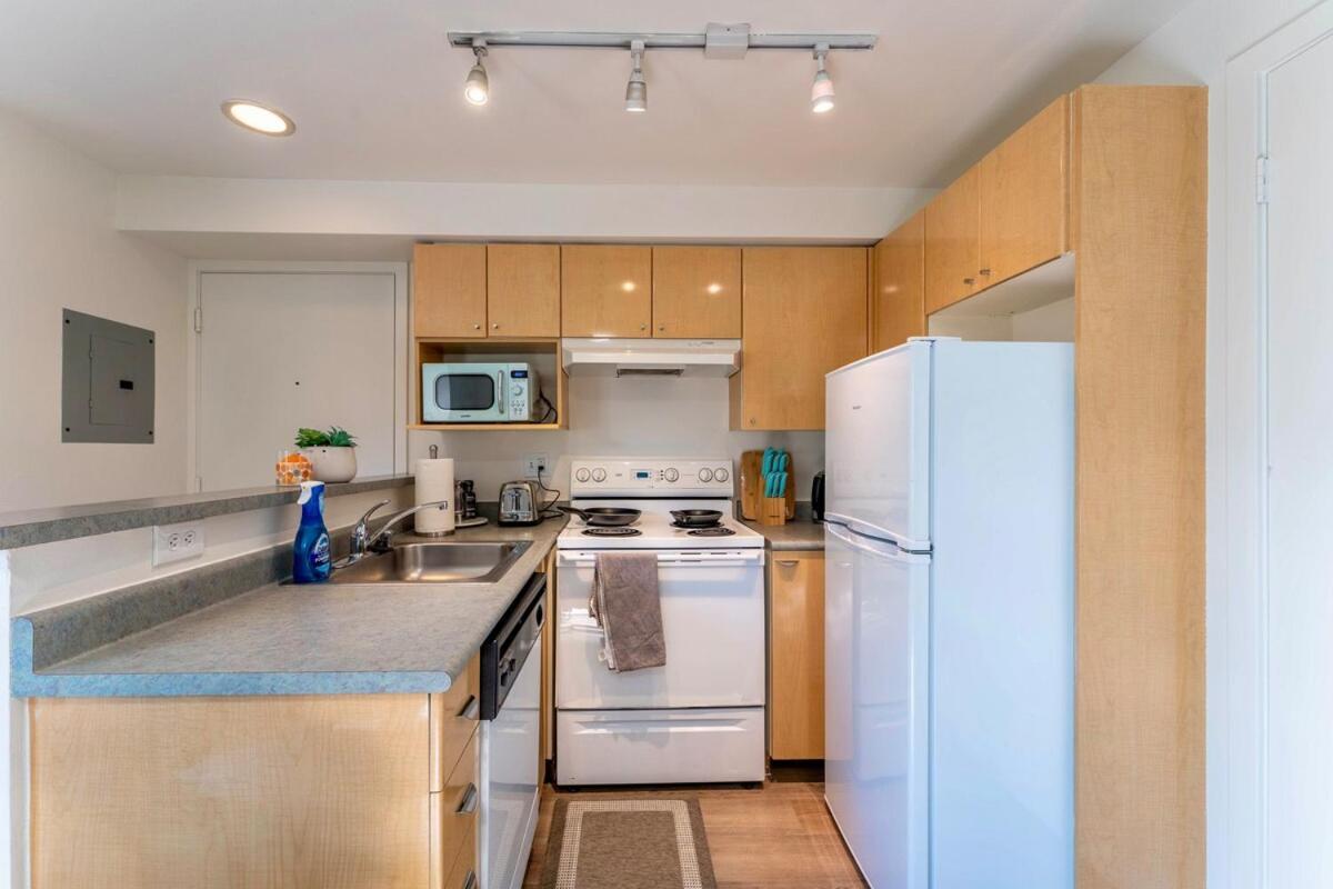 Apartment Rooftop W Space Needle View - Free Garage Parking Seattle