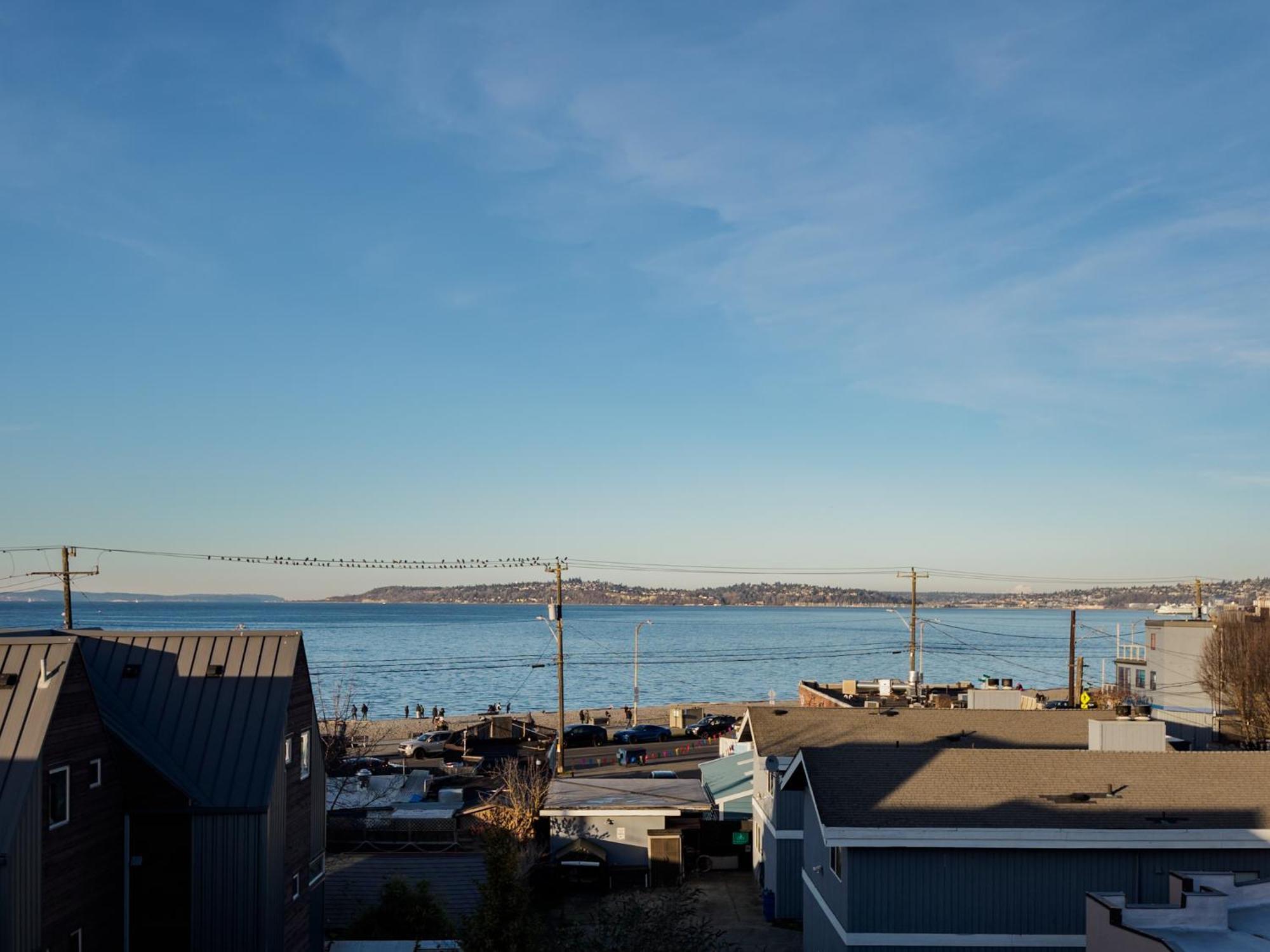 Holiday home Steps To Alki With Water Views Rooftop Deck Seattle