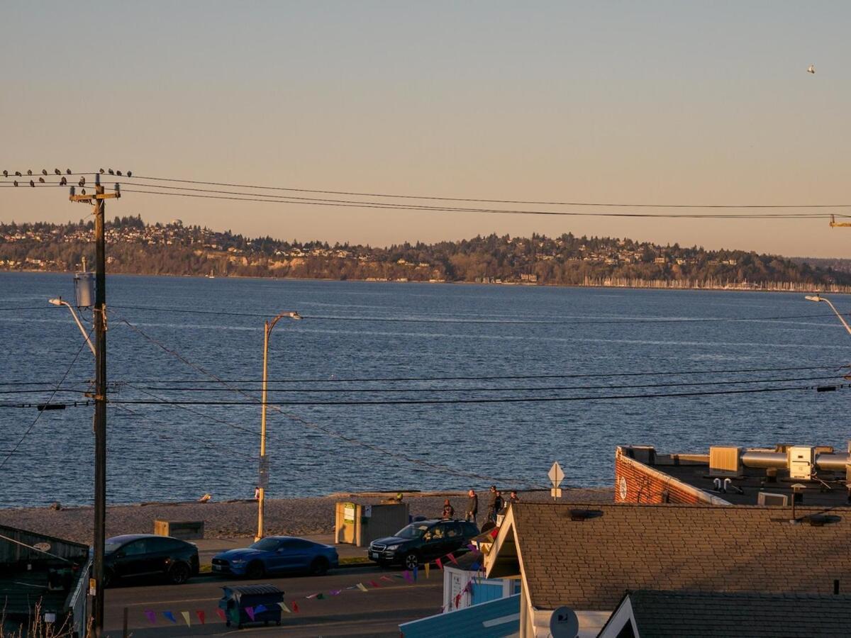 Holiday home Steps To Alki With Water Views Rooftop Deck *