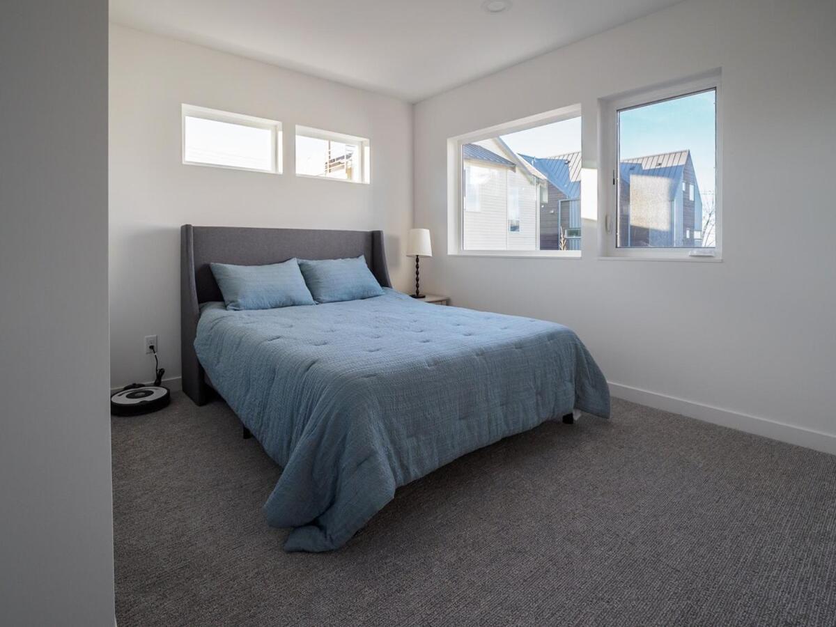 Steps To Alki With Water Views Rooftop Deck * Seattle