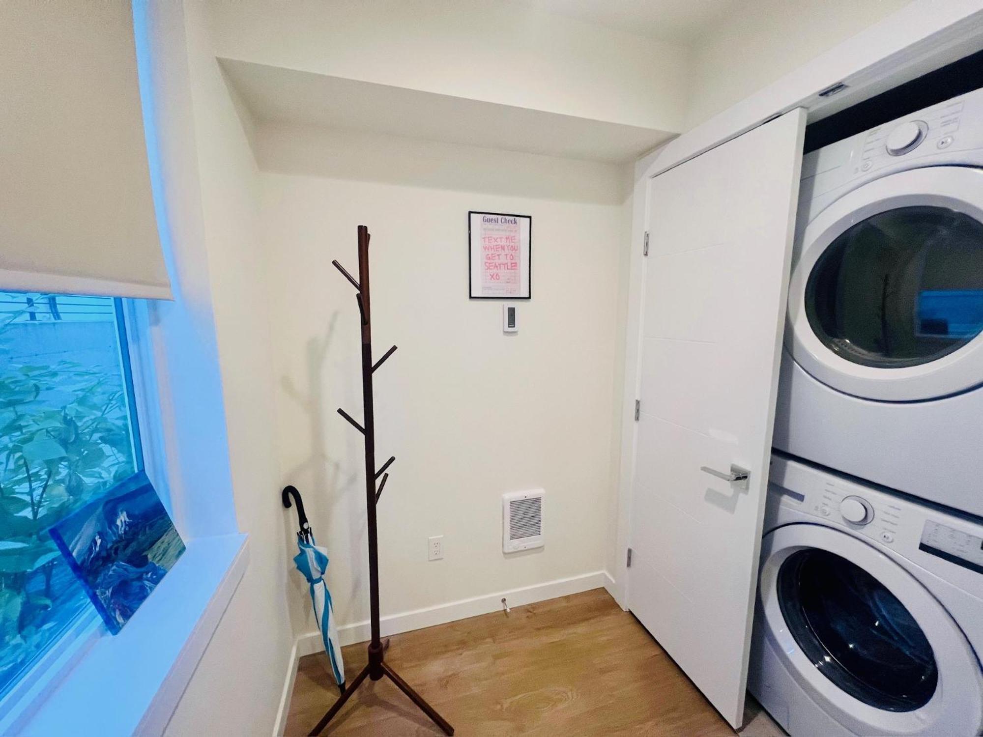 Apartment Luxe & Bright Gem - Prime Location, Roof Deck, View Seattle