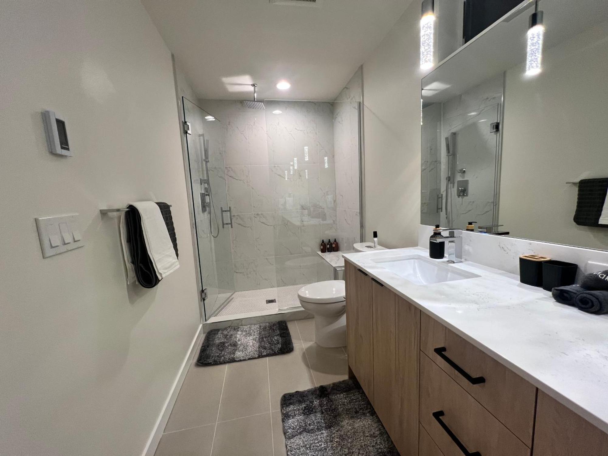 Luxe & Bright Gem - Prime Location, Roof Deck, View * Seattle