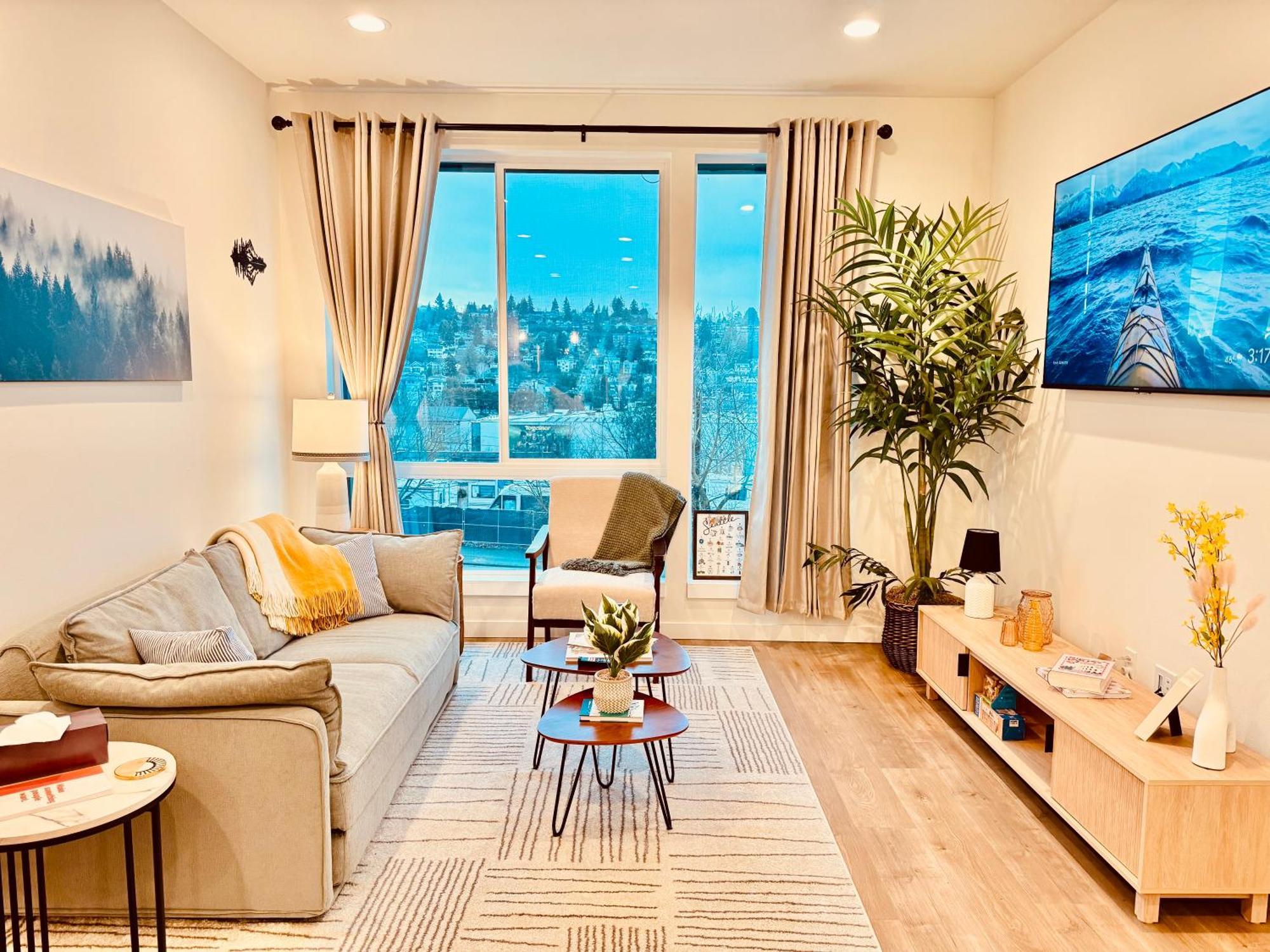 Apartment Luxe & Bright Gem - Prime Location, Roof Deck, View Seattle