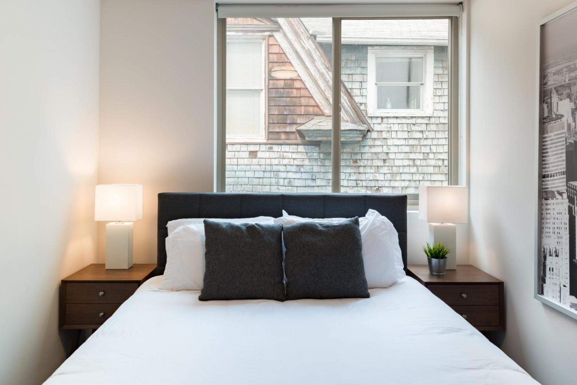 Rooftop Views Of The Space Needle, Sound, & Holiday home Seattle