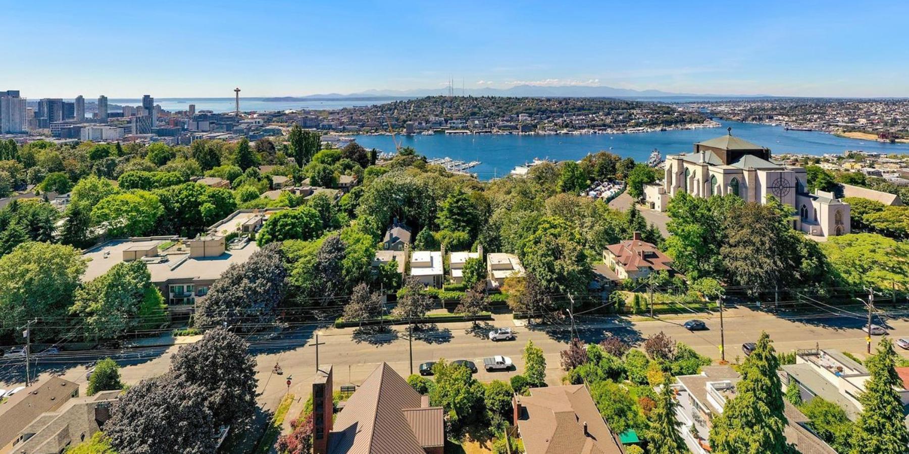 Amazing Capitol Hill With Free Parking! * Seattle