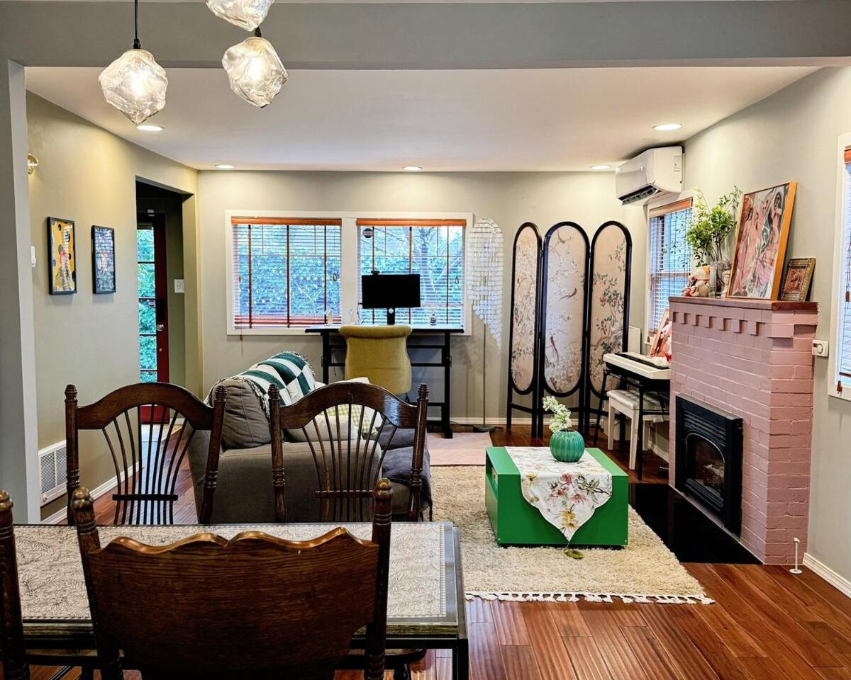 Cozy In Holiday home Seattle