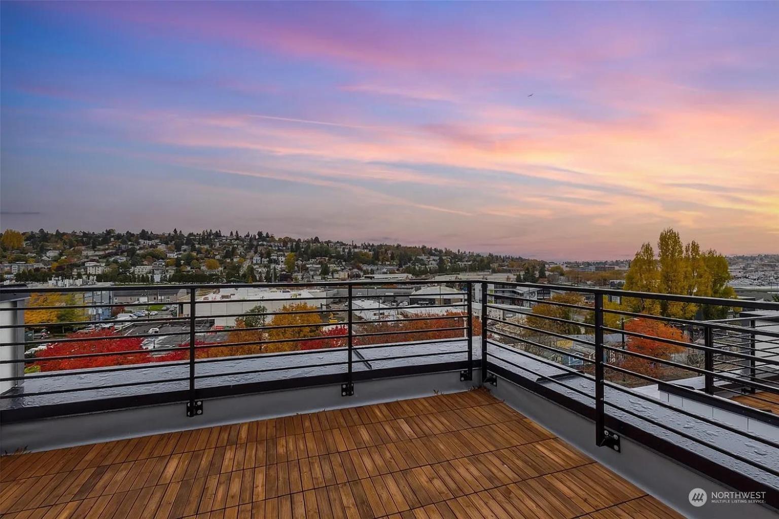 Luxe & Bright Gem - Prime Location, Roof Deck, View