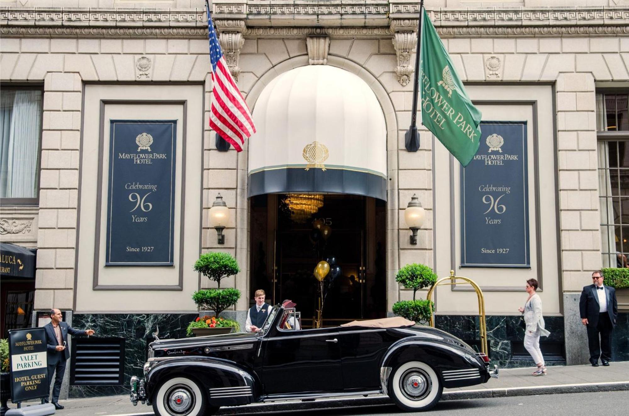 Mayflower Park Hotel 4*