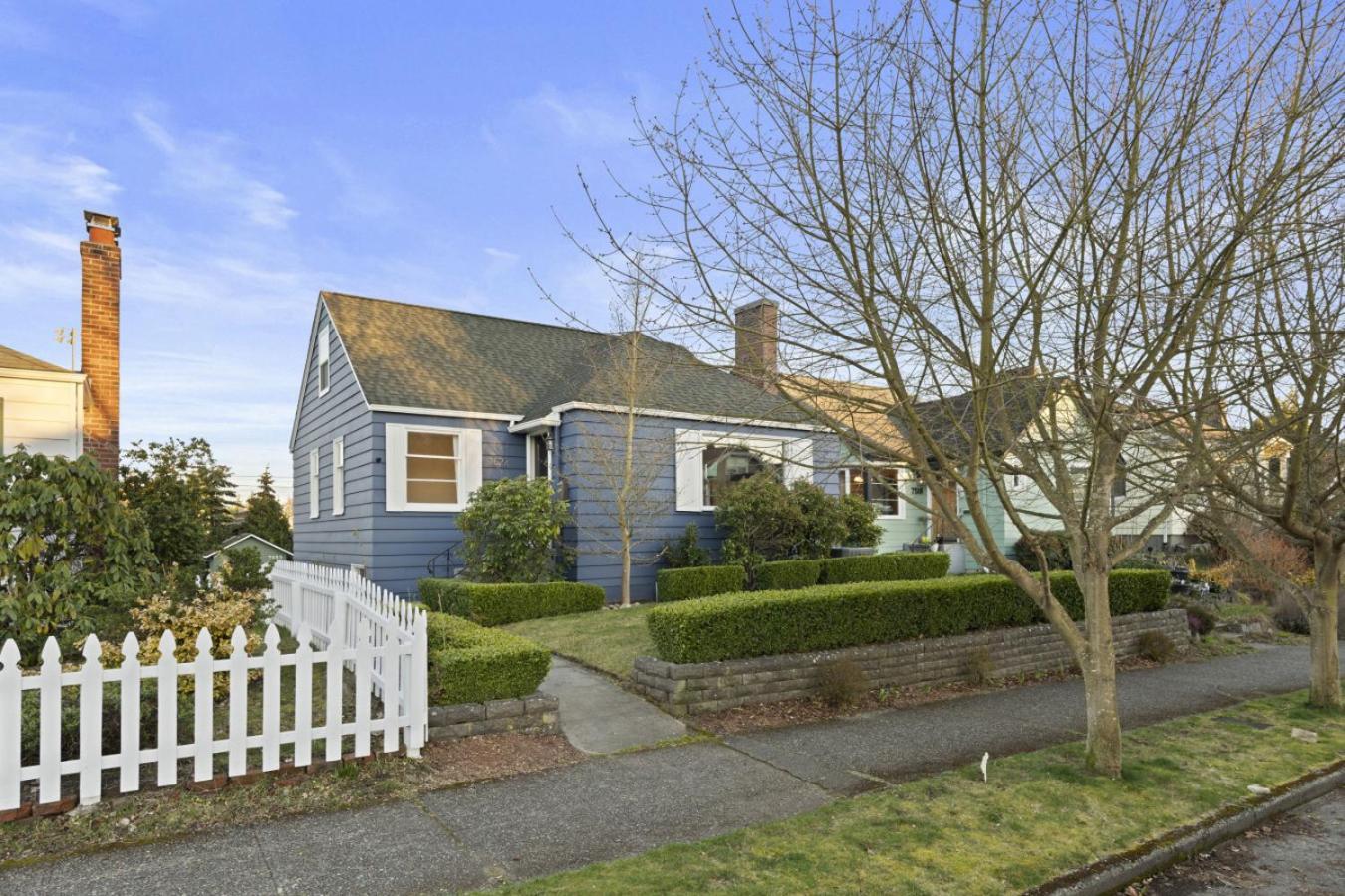 3br 2ba Ballard Blue,