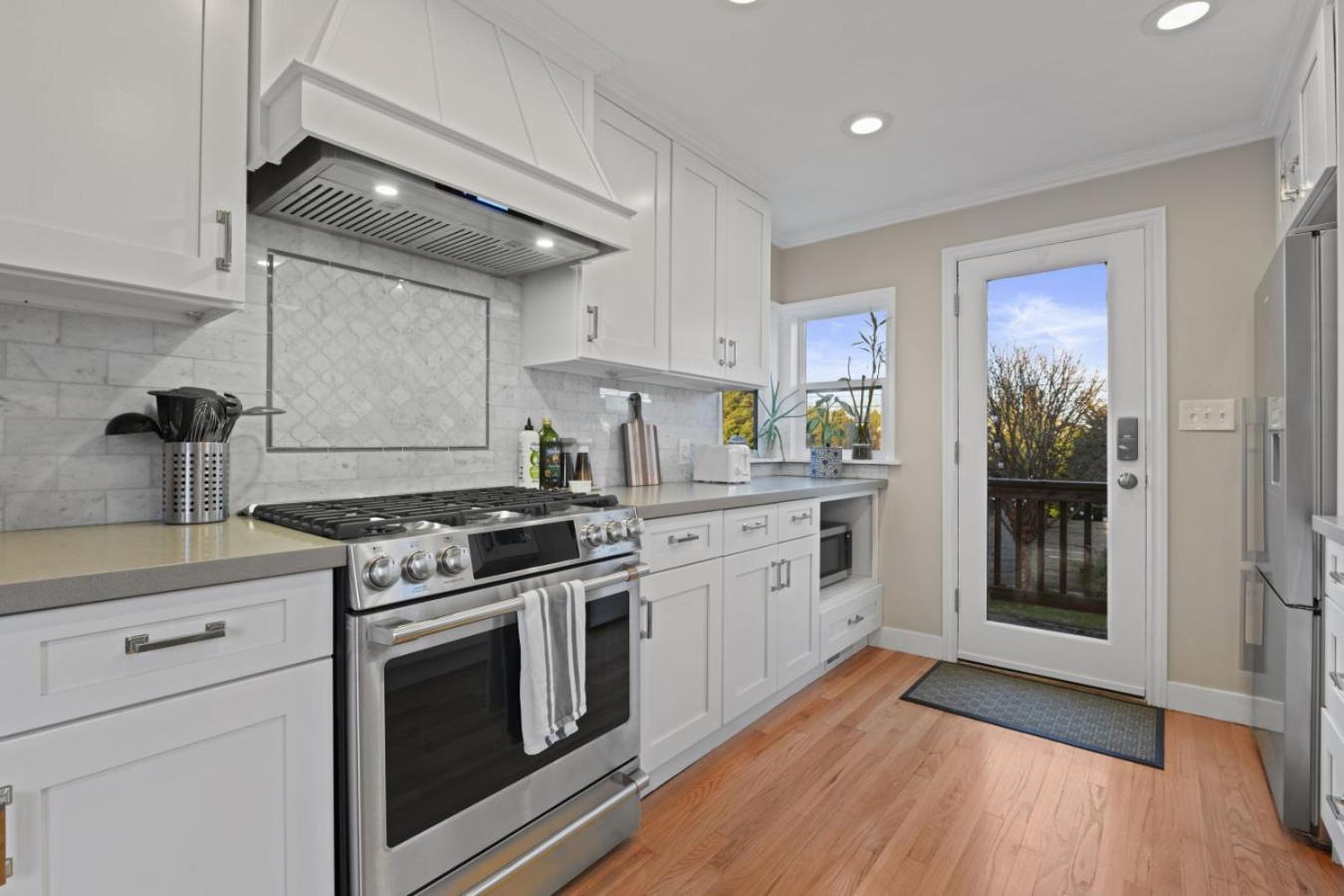 3br 2ba Ballard Blue,