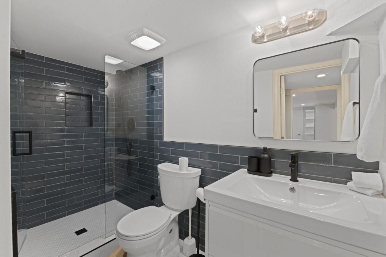 3br 2ba Ballard Blue, *