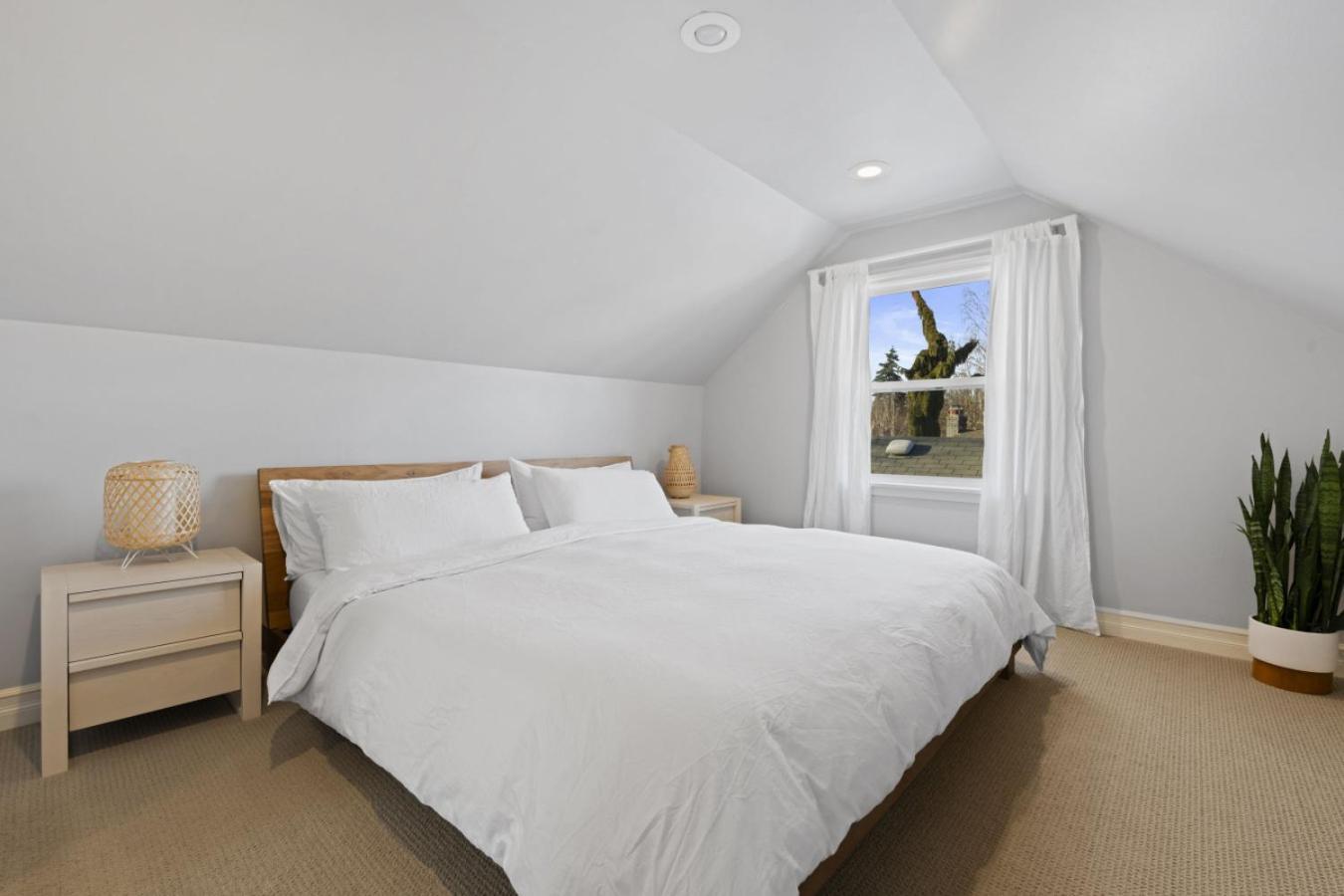 3br 2ba Ballard Blue, * Seattle