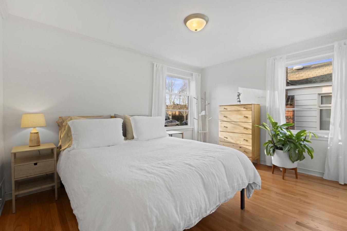 3br 2ba Ballard Blue,