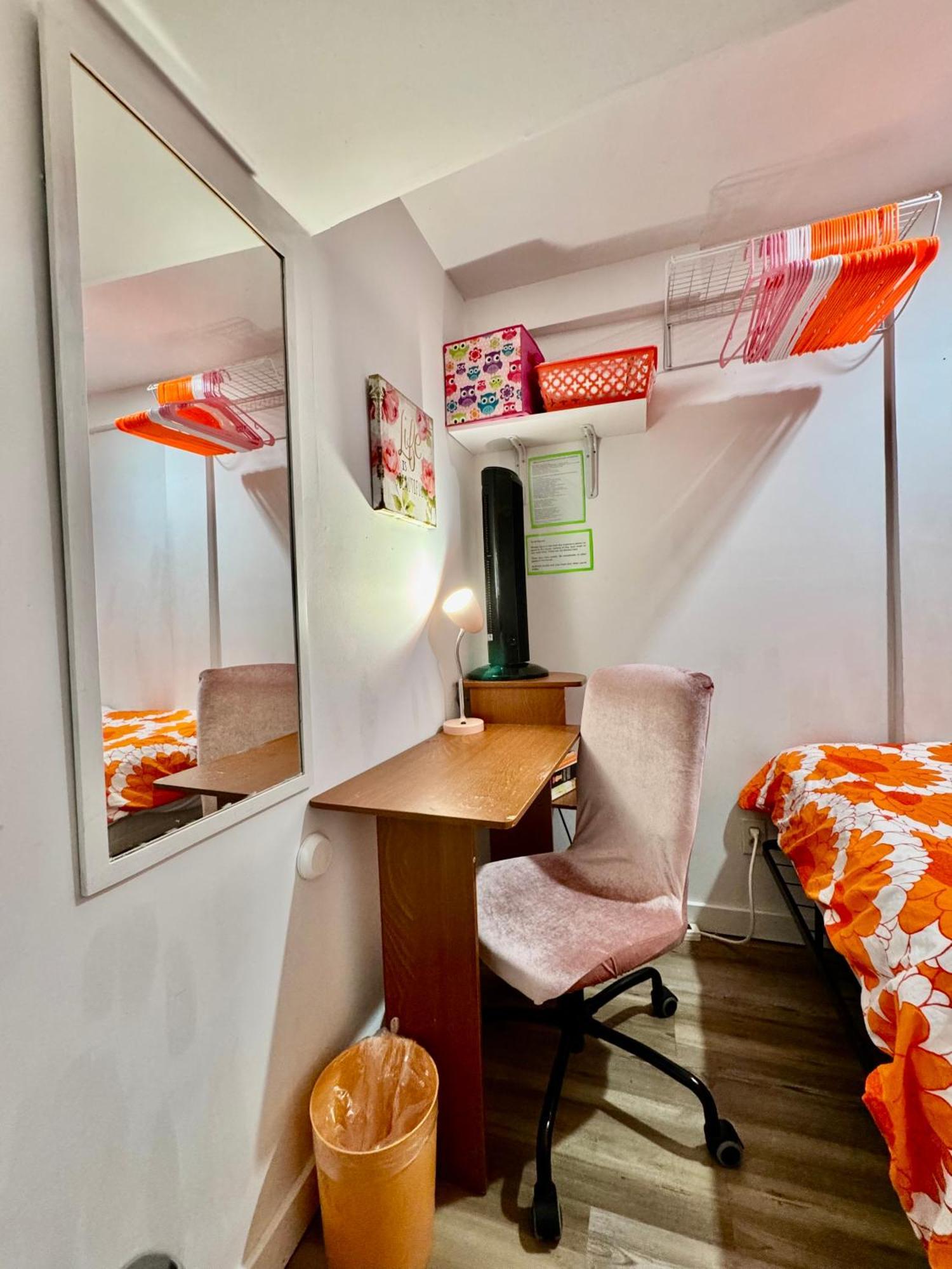 Private Tiny On The 1st Floor With Shared Bathroom Near Airport And Downtown Seattte Homestay Seattle