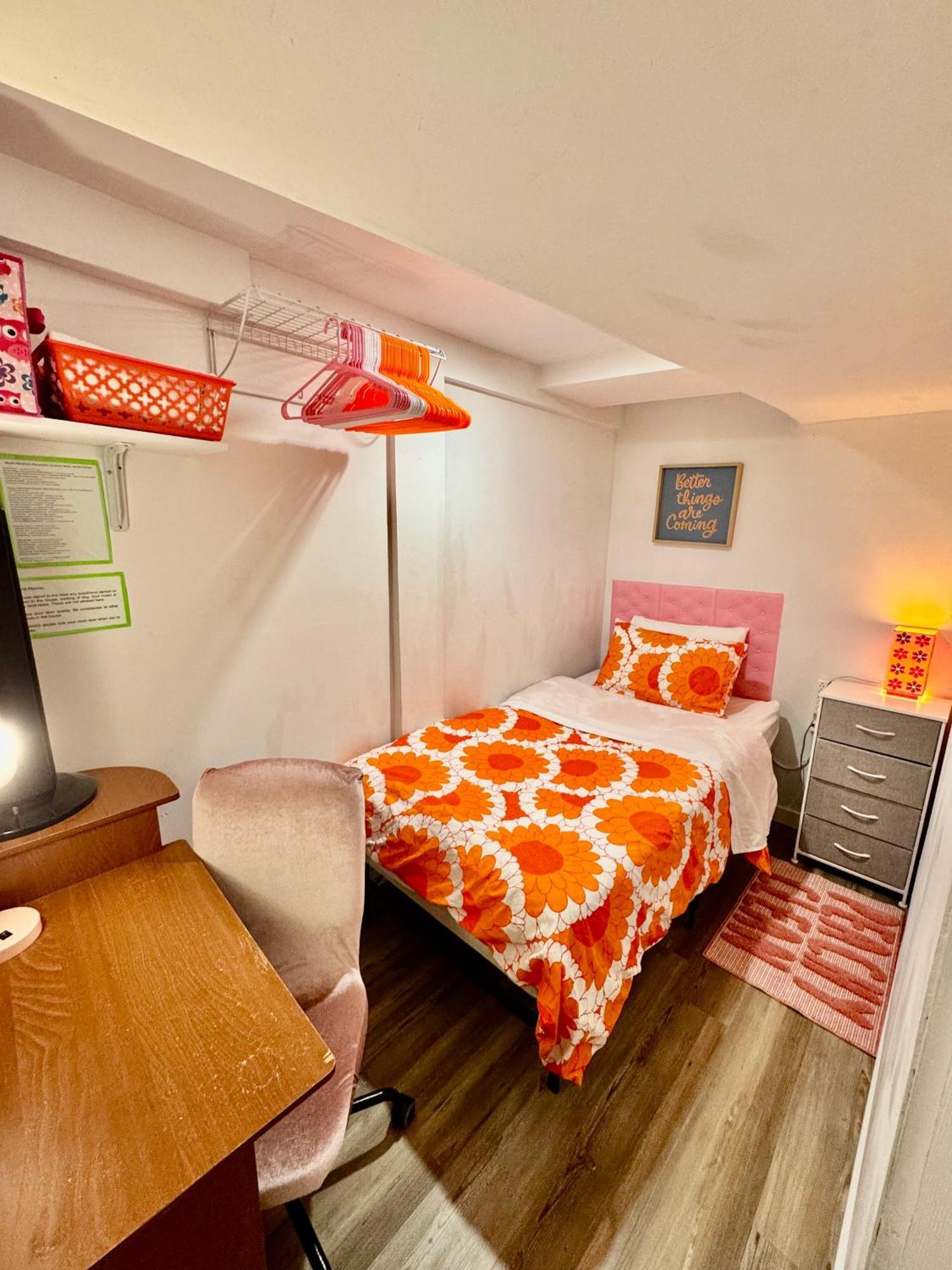 Private Tiny On The 1st Floor With Shared Bathroom Near Airport And Downtown Seattte * Seattle