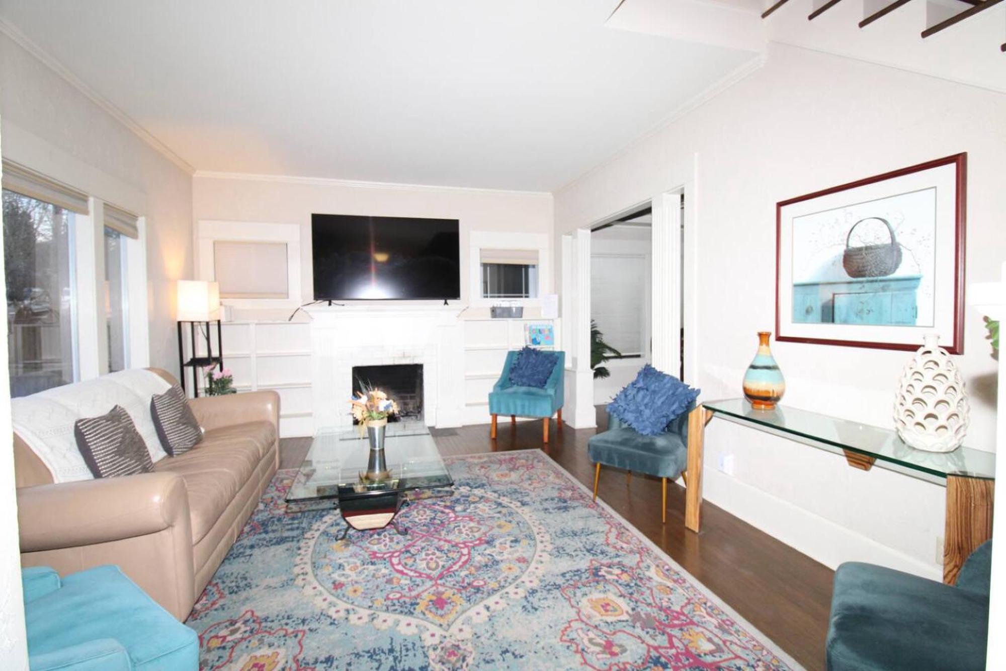Escape Queen Anne W Private Deck