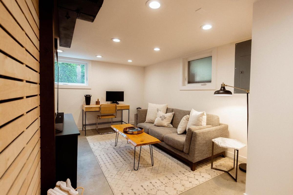 Renovated 3-br Retreat With Ac, 10 Mins To Downtown Seattle