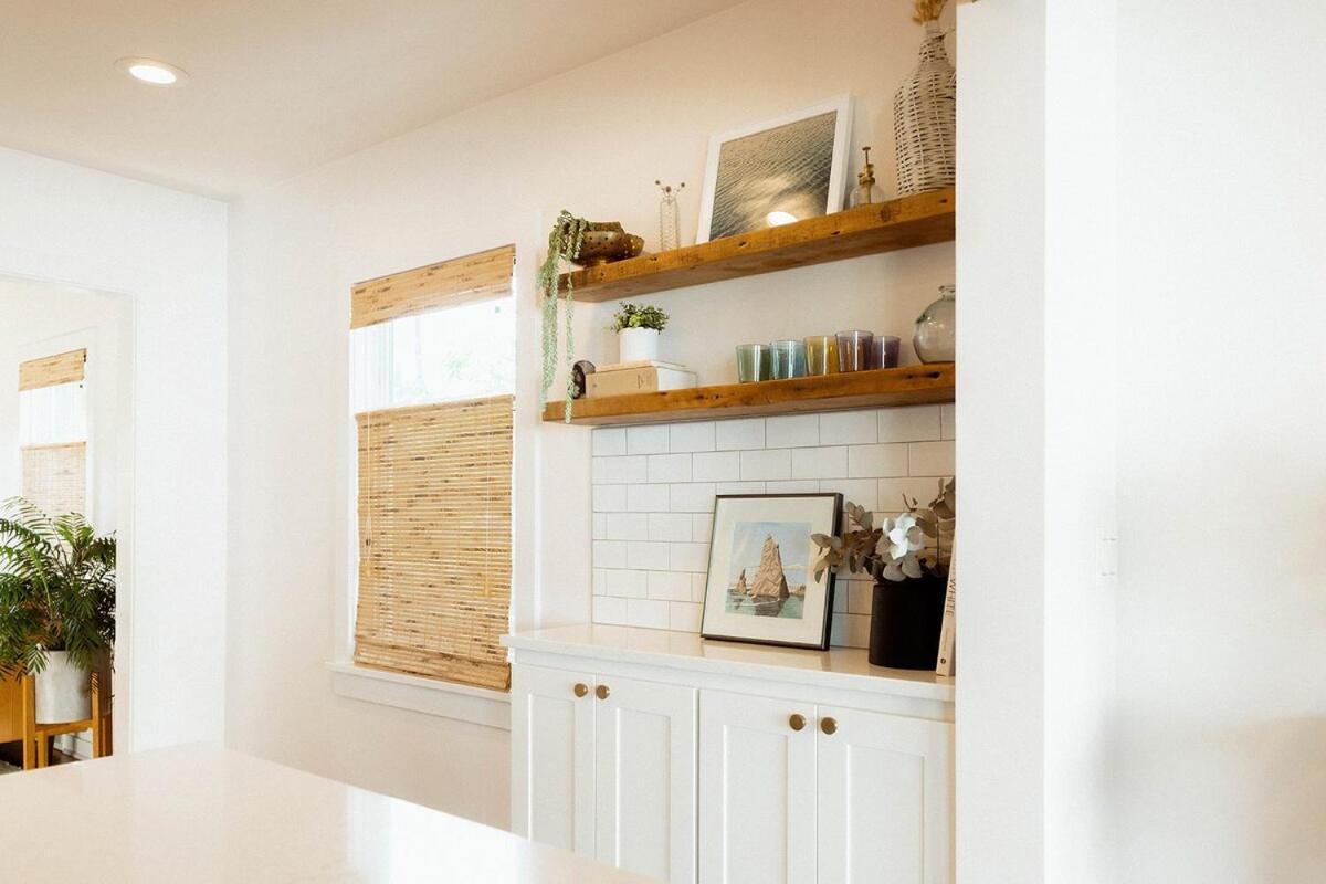 Renovated 3-br Retreat With Ac, 10 Mins To Downtown