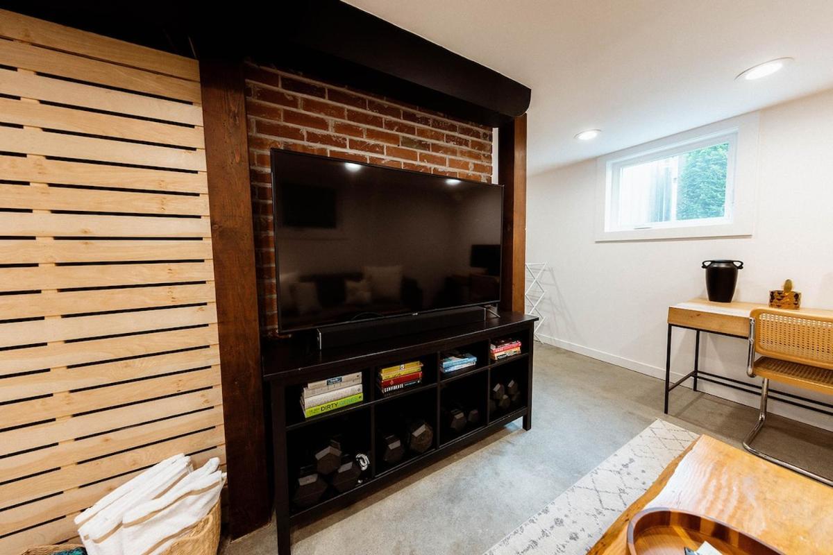 Renovated 3-br Retreat With Ac, 10 Mins To Downtown Holiday home Seattle