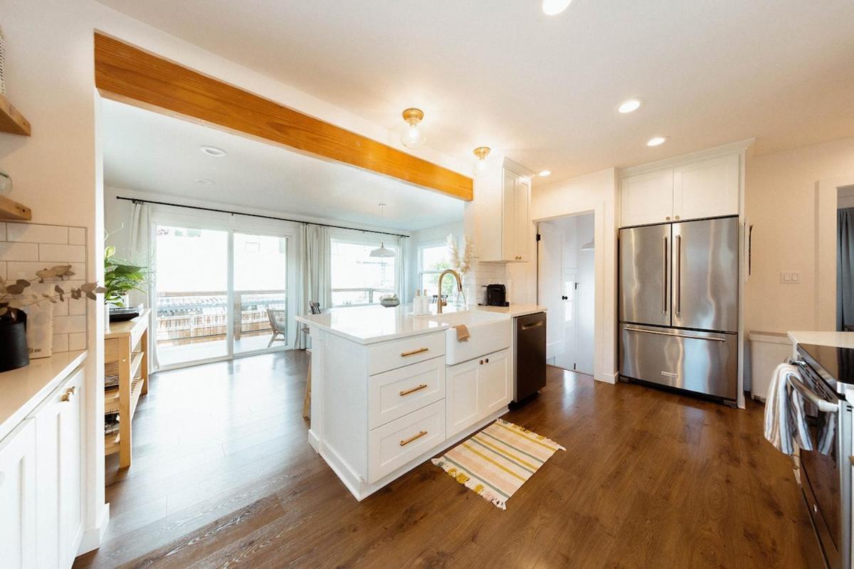 Renovated 3-br Retreat With Ac, 10 Mins To Downtown Seattle