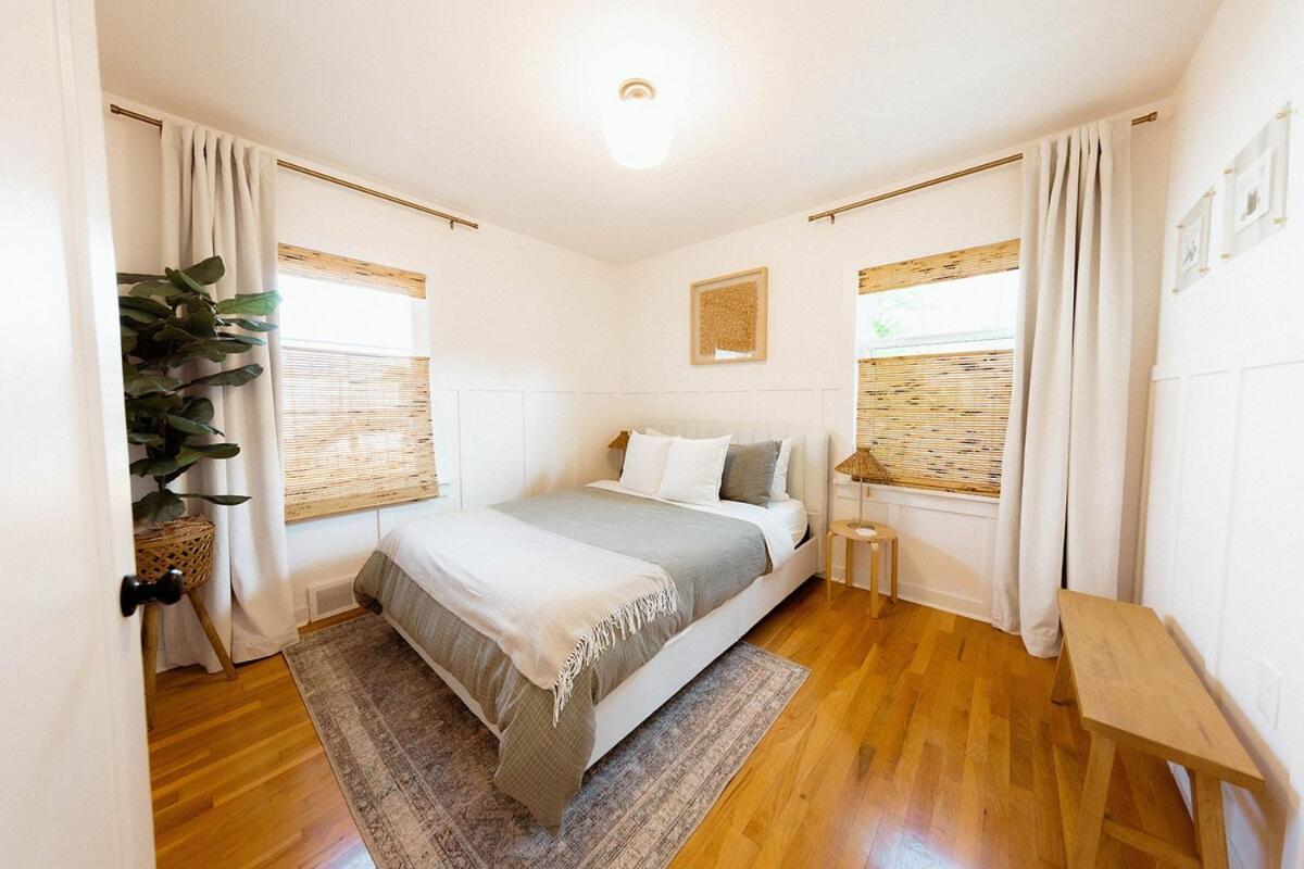 Renovated 3-br Retreat With Ac, 10 Mins To Downtown *