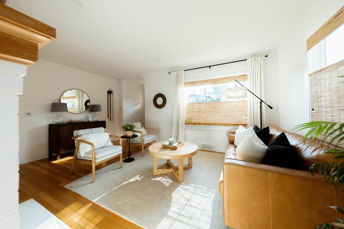 Holiday home Renovated 3-br Retreat With Ac, 10 Mins To Downtown