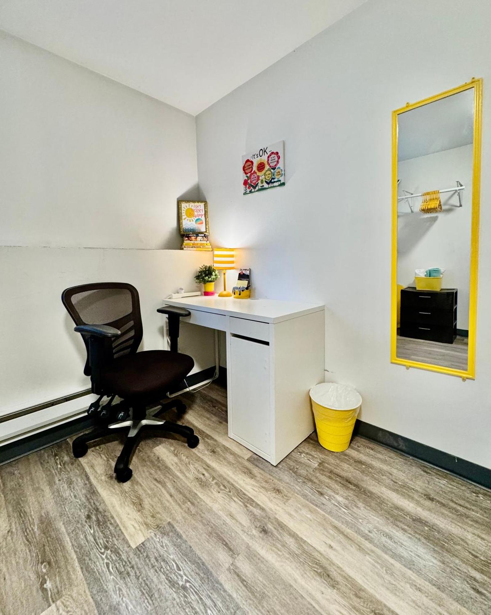 Apartment Private With Shared Bathroom On The 1st Floor 10 Minutes Walk To Of Washington Seattle