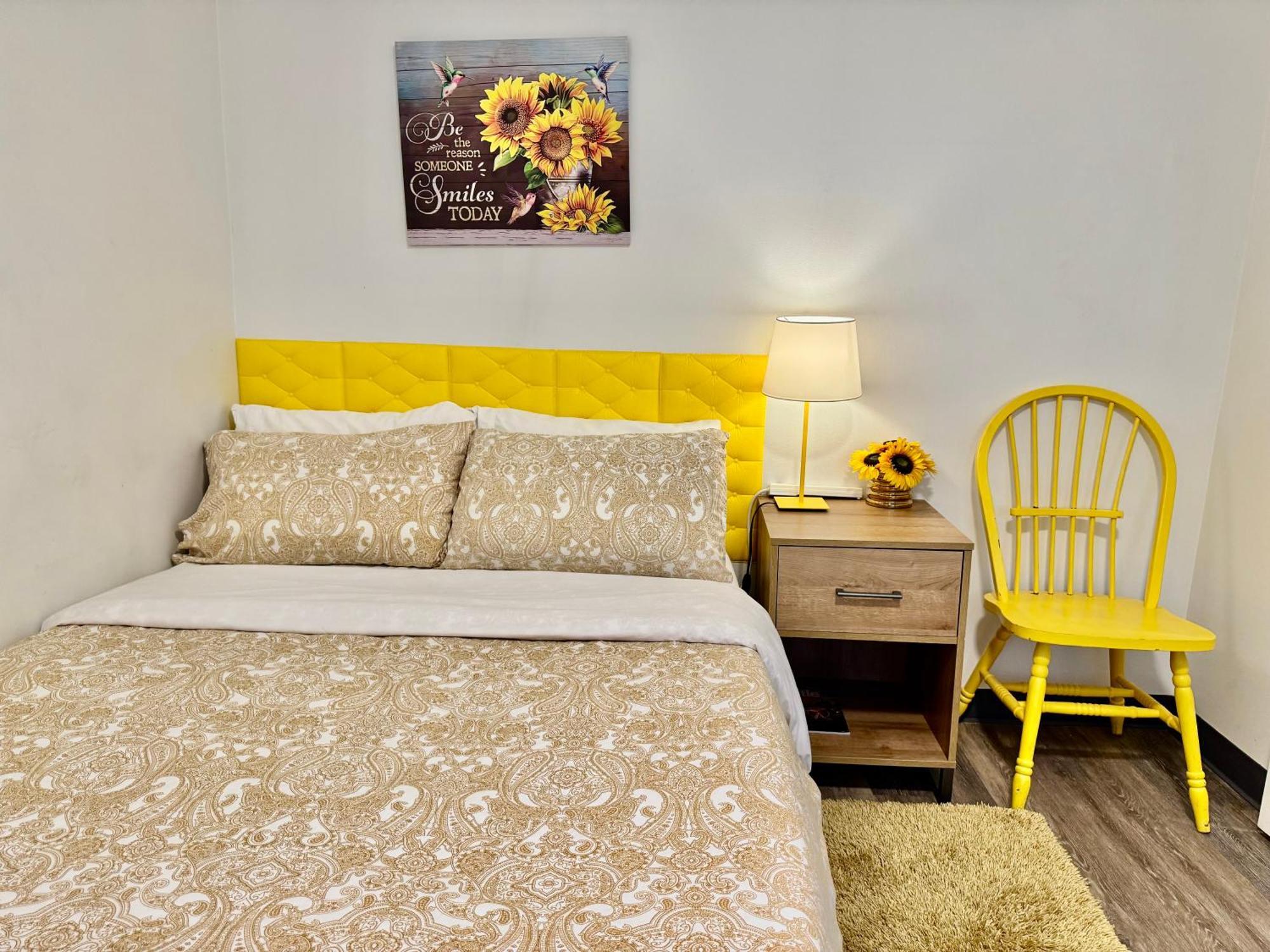 Private With Shared Bathroom On The 1st Floor 10 Minutes Walk To Of Washington