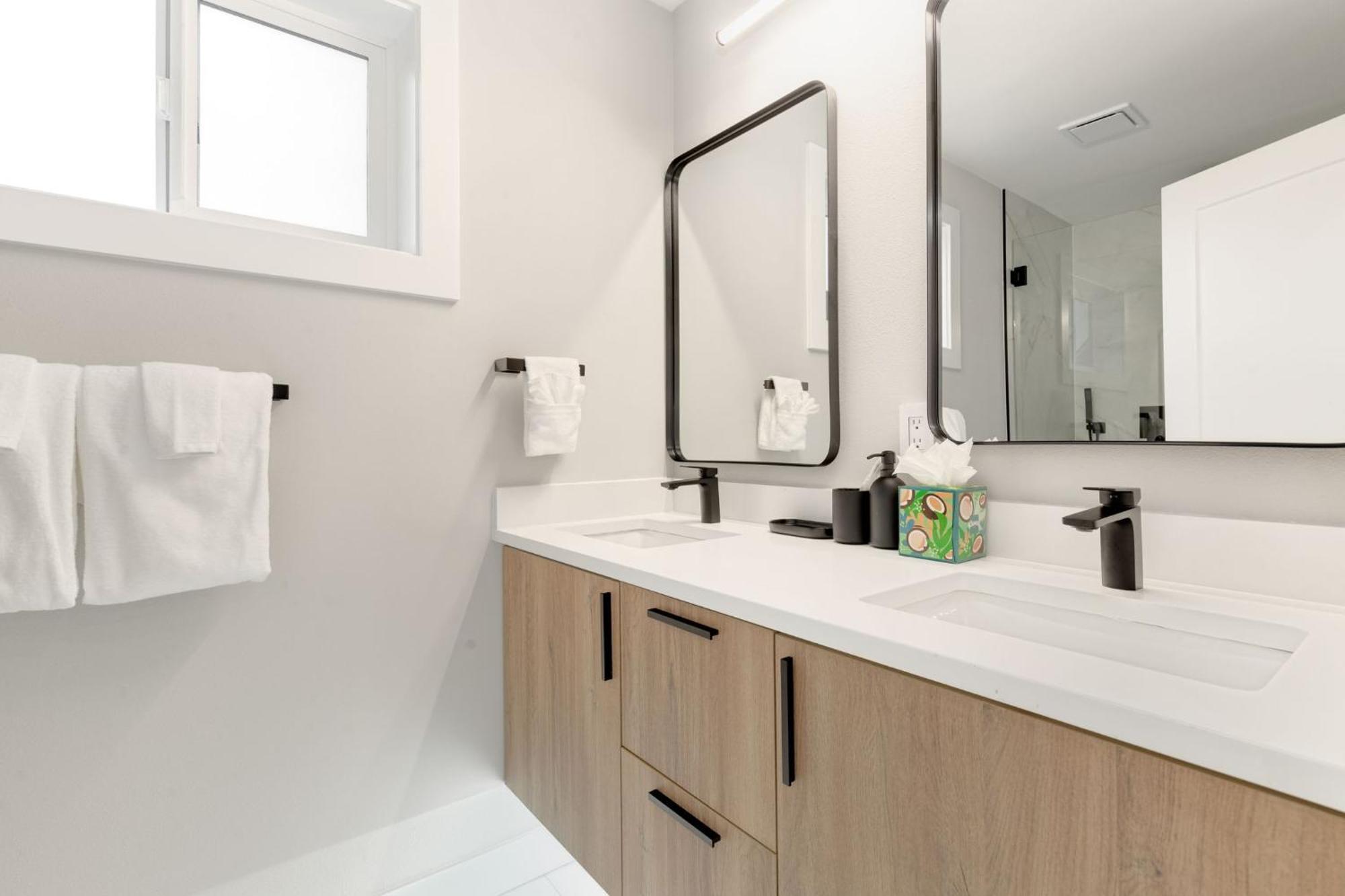 Modern Ballard Retreat Near & Parks Holiday home Seattle