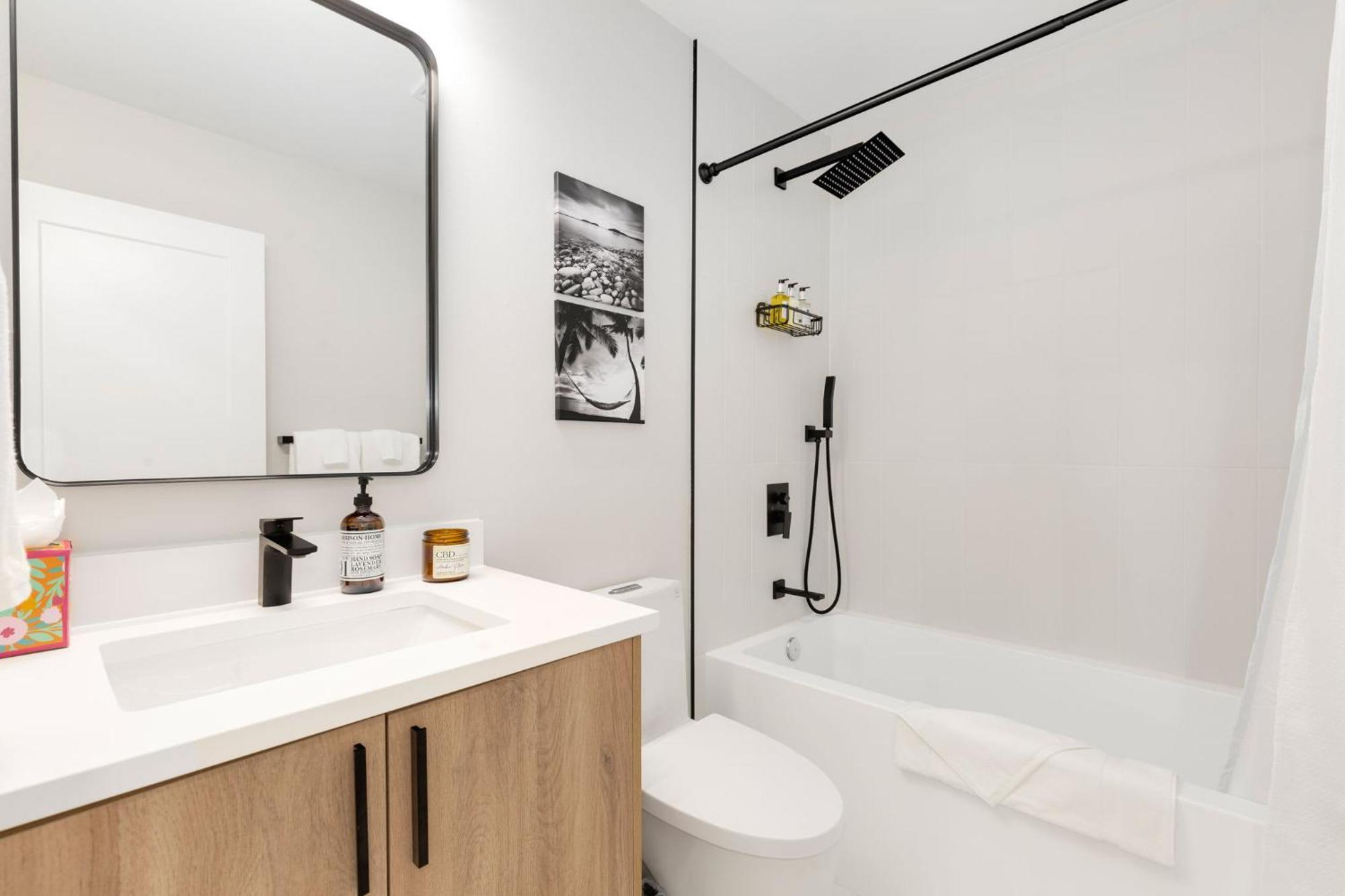 Modern Ballard Retreat Near & Parks Holiday home